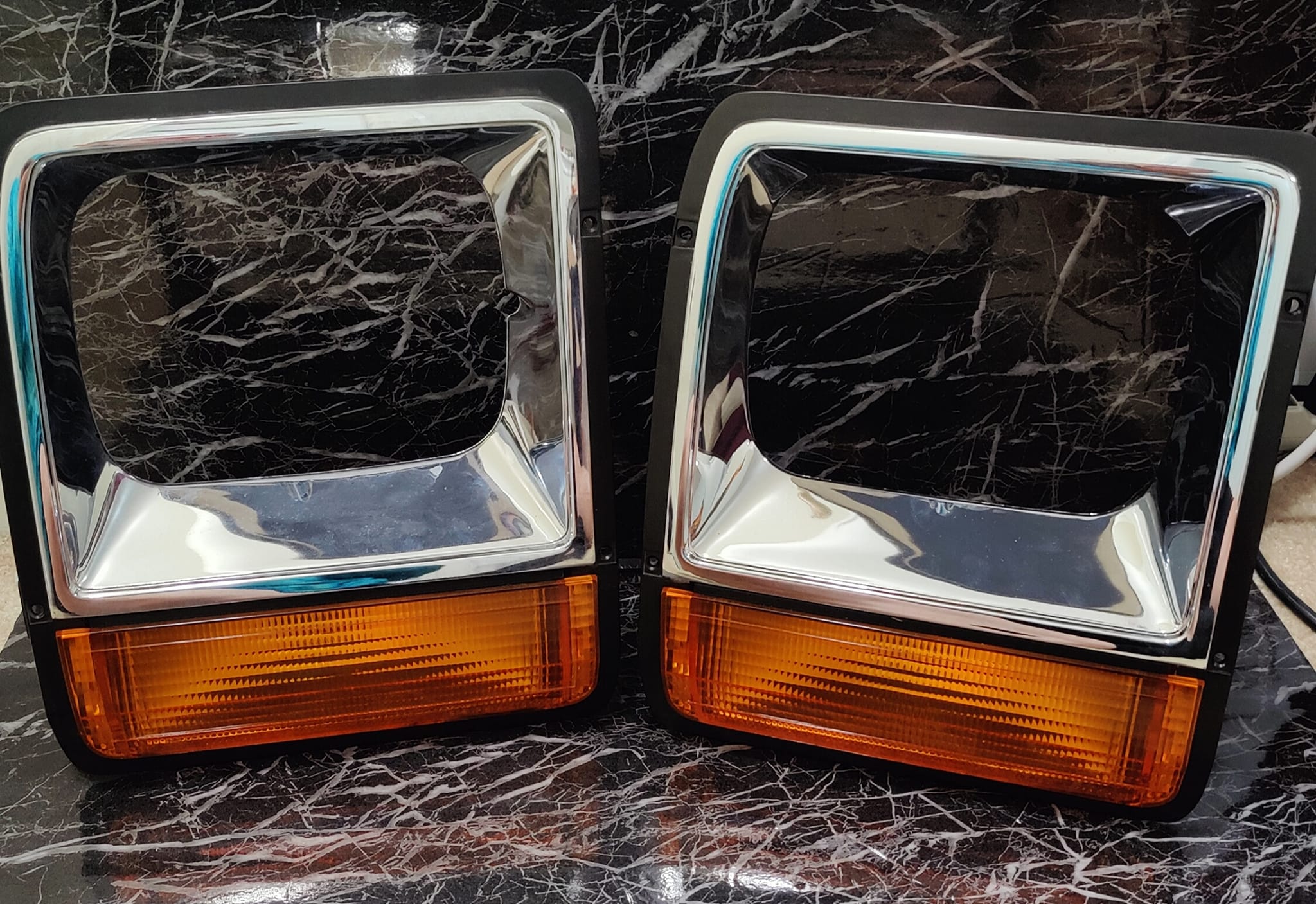 2016-2019 Chevrolet Cruze rear passenger side black Window Bezel