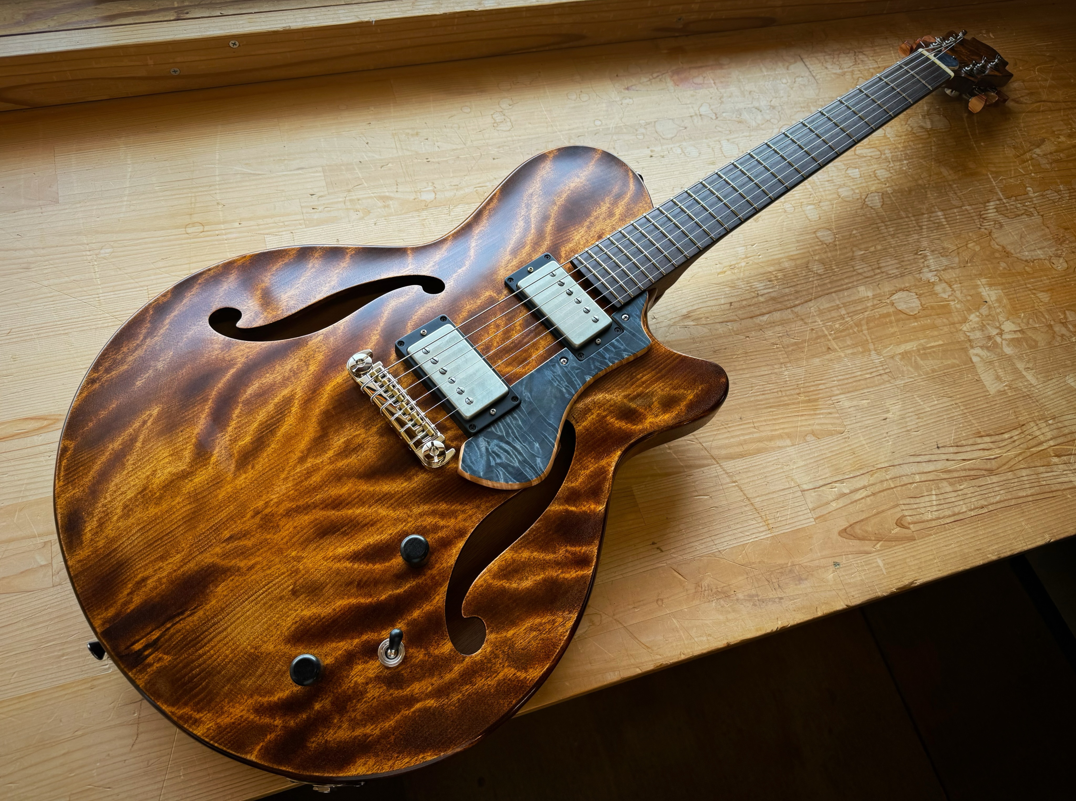 Nishgaki Guitars