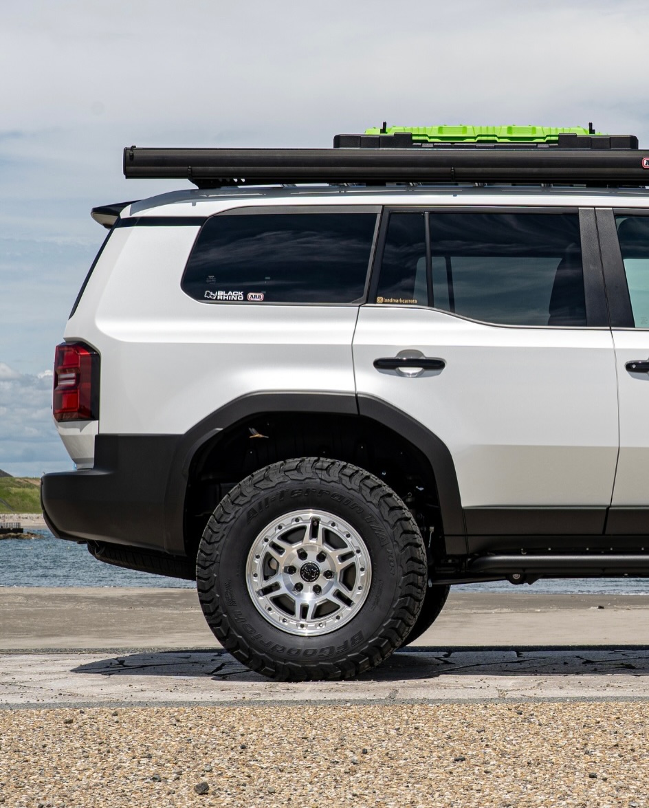 Toyota RAV4 Adventure with XTREME-J XJ04 Wheels: XJ04 16x8.0j