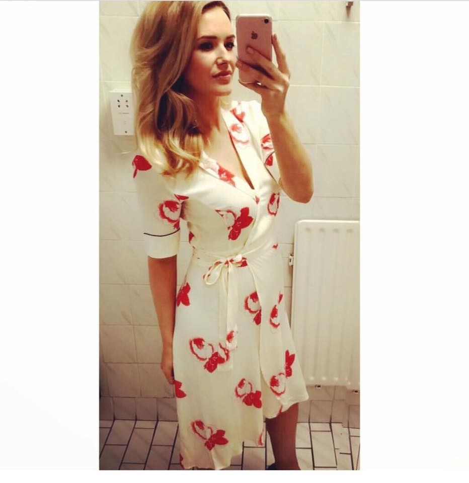 Beautiful @zeynepdalan_ wearing Ganni F7098 Smock Midi Dress