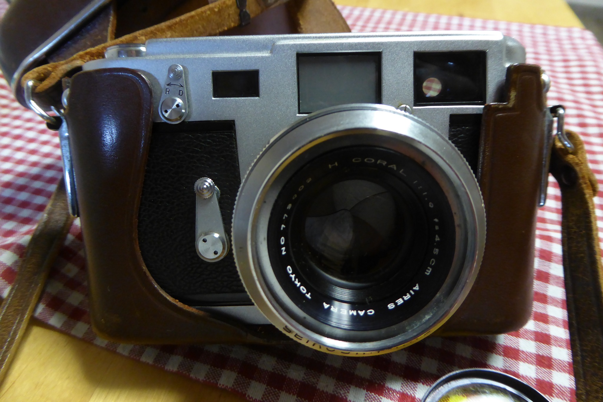 Restoring an Aires 35 IIIC rangefinder camera