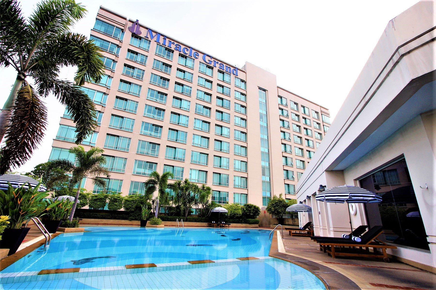 โรงแรมมิราเคิล แกรนด์... - Miracle Grand Convention Hotel