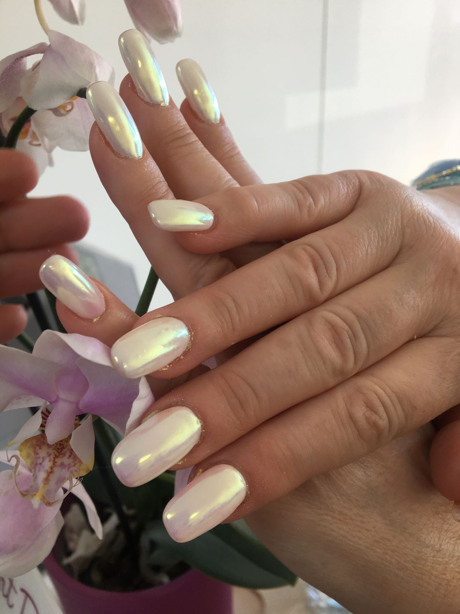 NAiLS U.K - Iridescent white chrome shellac nails come... | Facebook