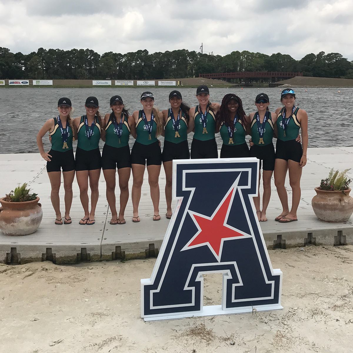 The Hornets' Varsity 8... - Sacramento State Women's Rowing