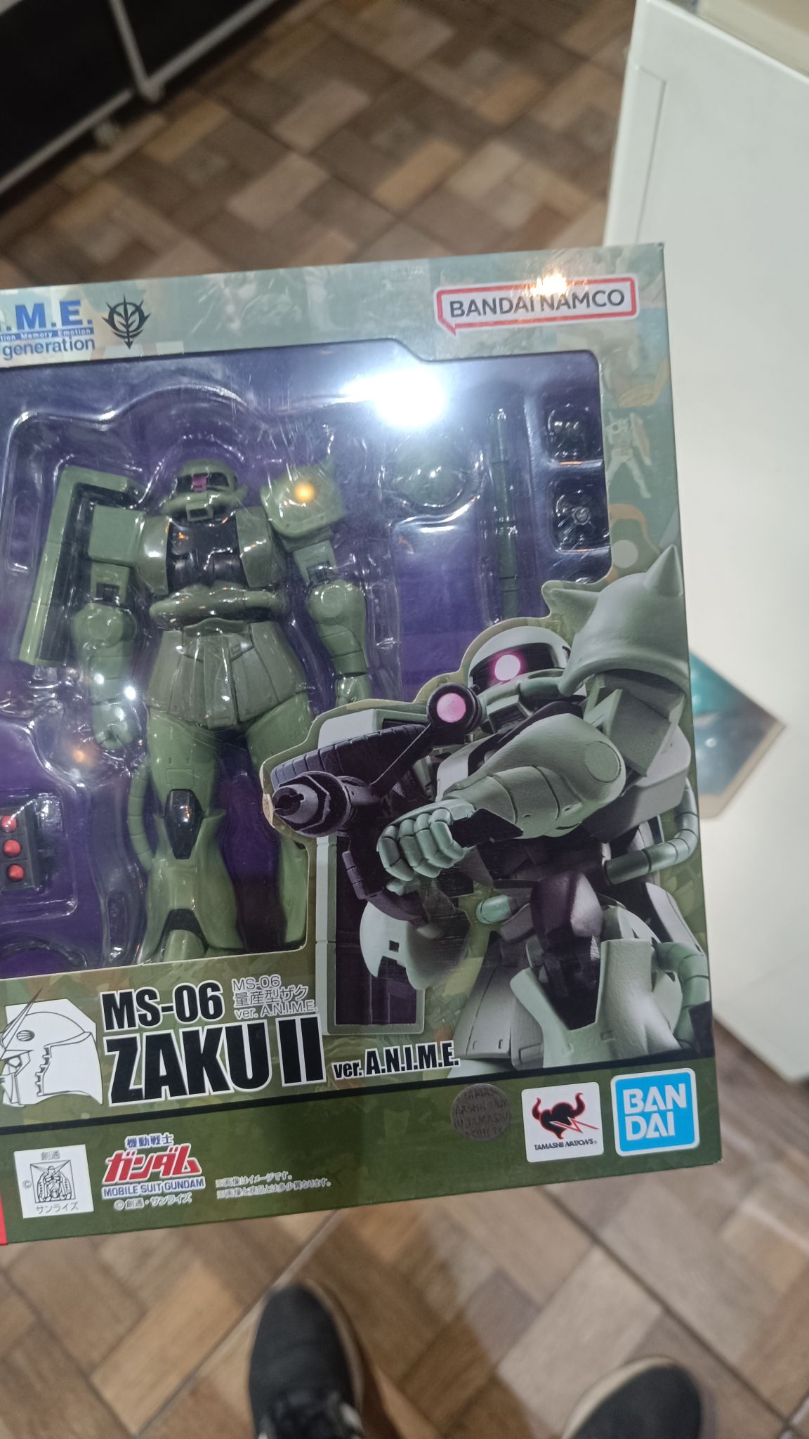 ガンダム 08小隊 トップ隊 1/144 ZAKU diorama 完成ジオラマを近所の
