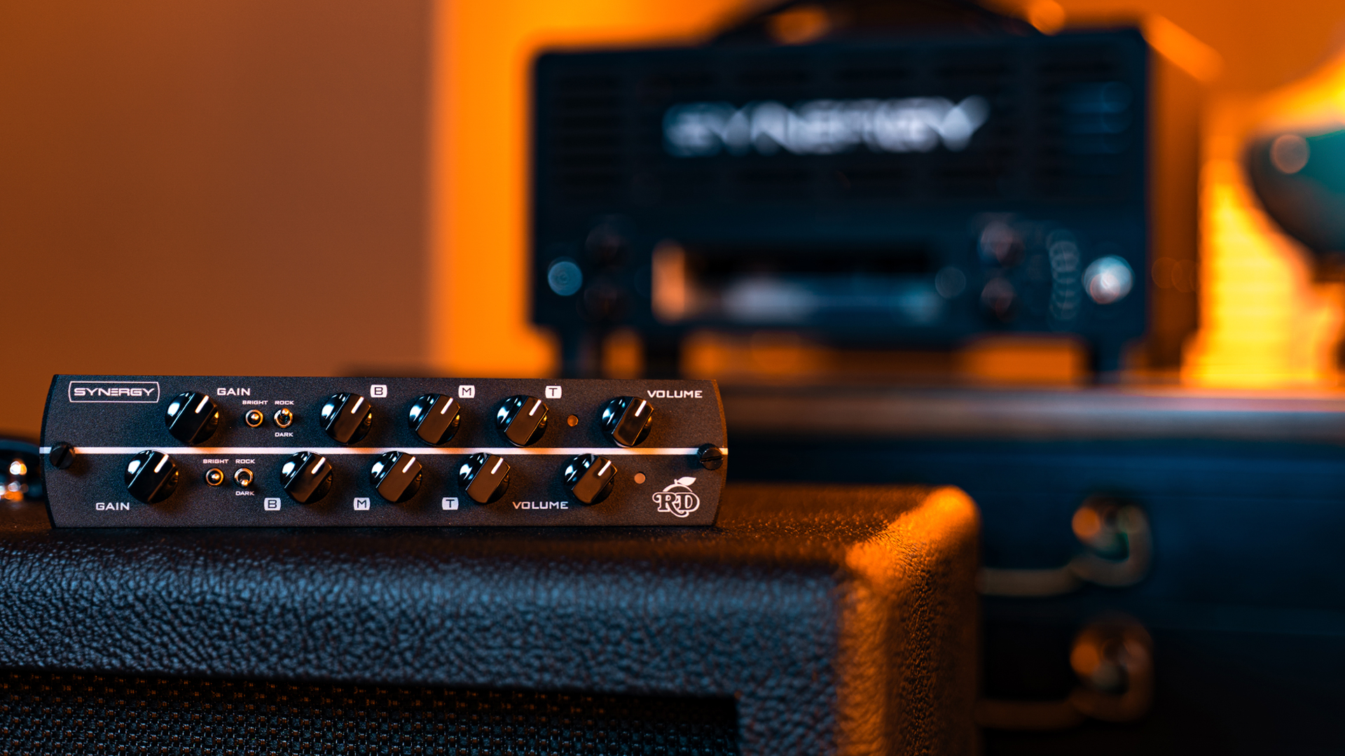 SynergyAmps - LA AMP SHOW - The Synergy SYN2 all-tube preamp