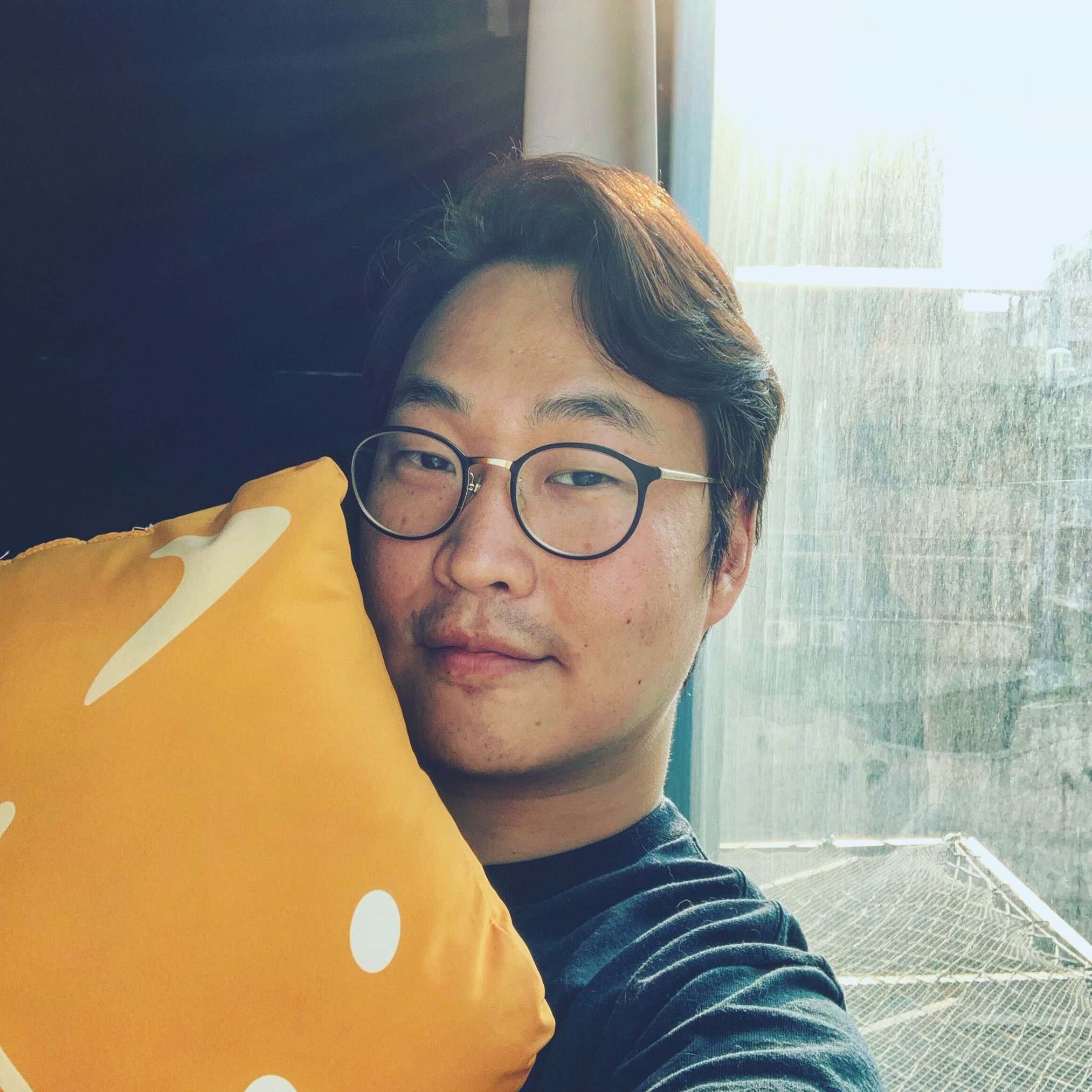 胃酸人 - 中年 YouTuber 之路 - 給新手網紅胃酸人指引🌟 活動抽獎出來了唷！ 謝謝 165... | Facebook