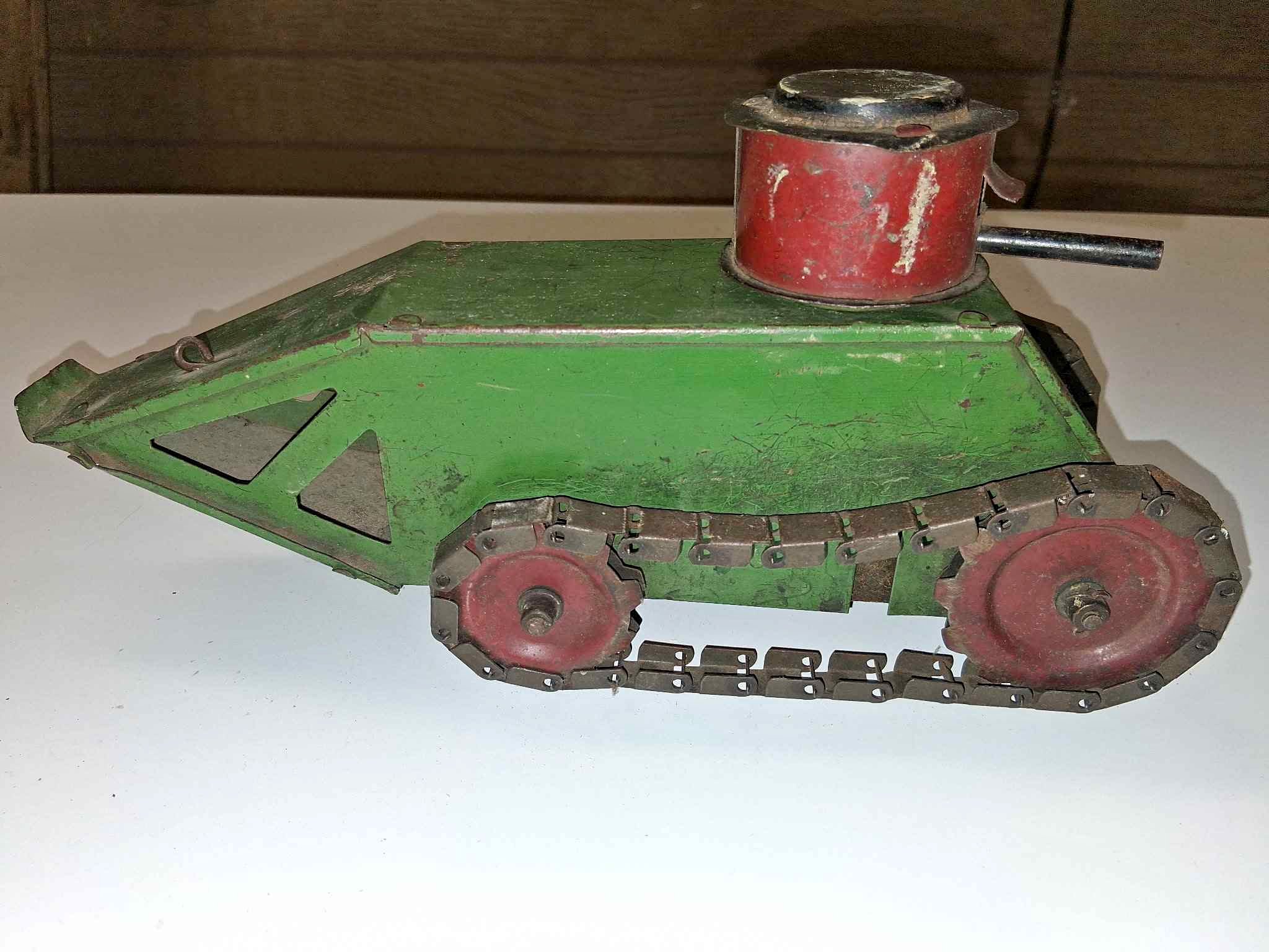 Antique 1920s World War I Structo Pressed Steel Army Tank with ...