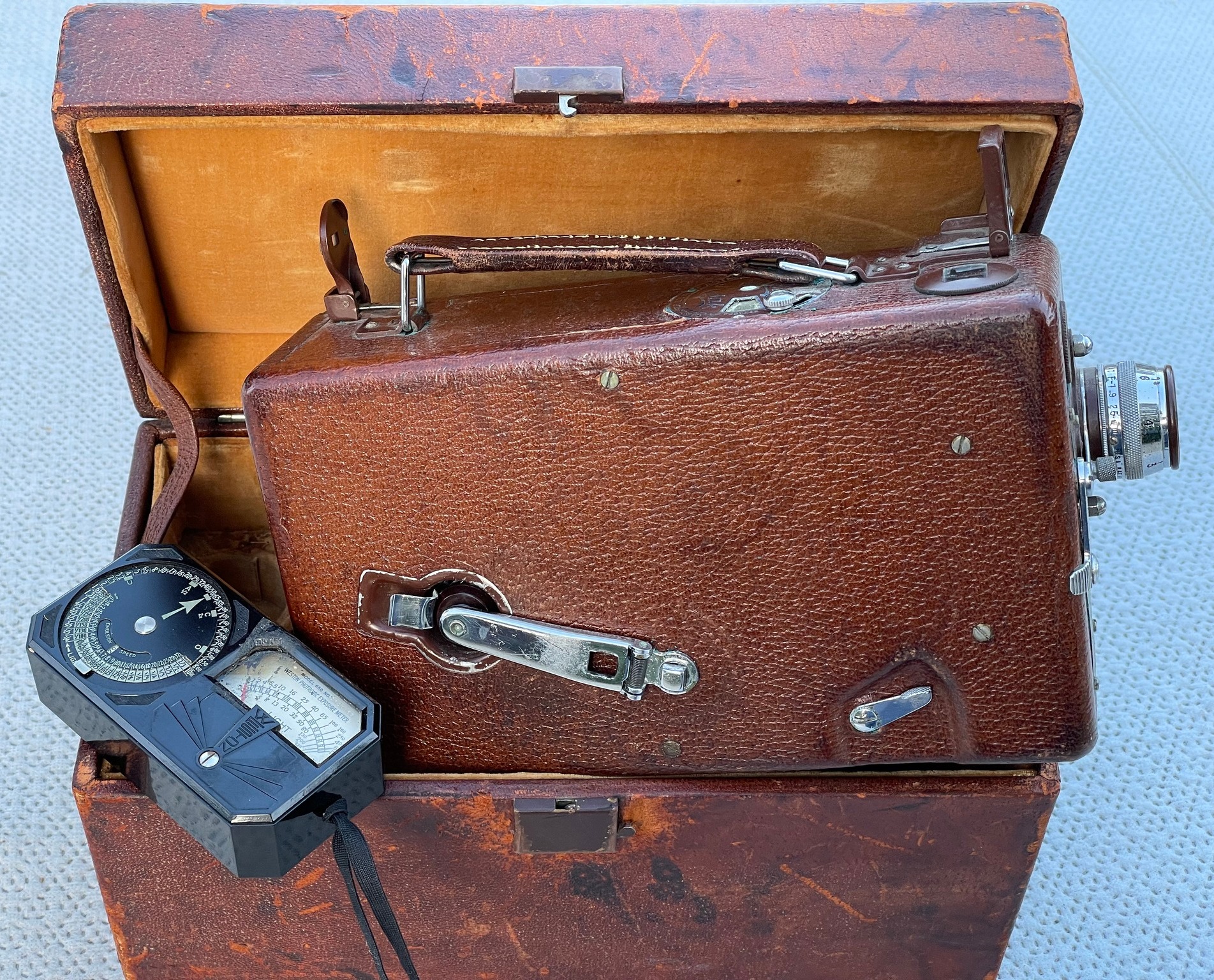 Kodak Model B cine camera details and accessories
