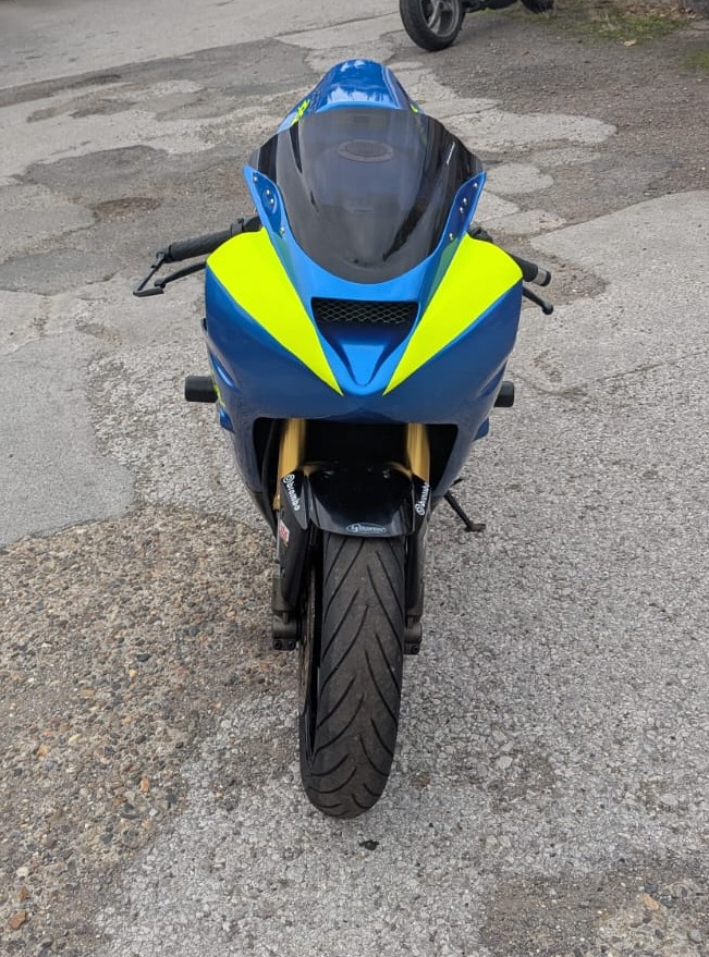 2005 Kawasaki ZX-6R Ninja Track Bike £2,250 Colour: Blue Mileage