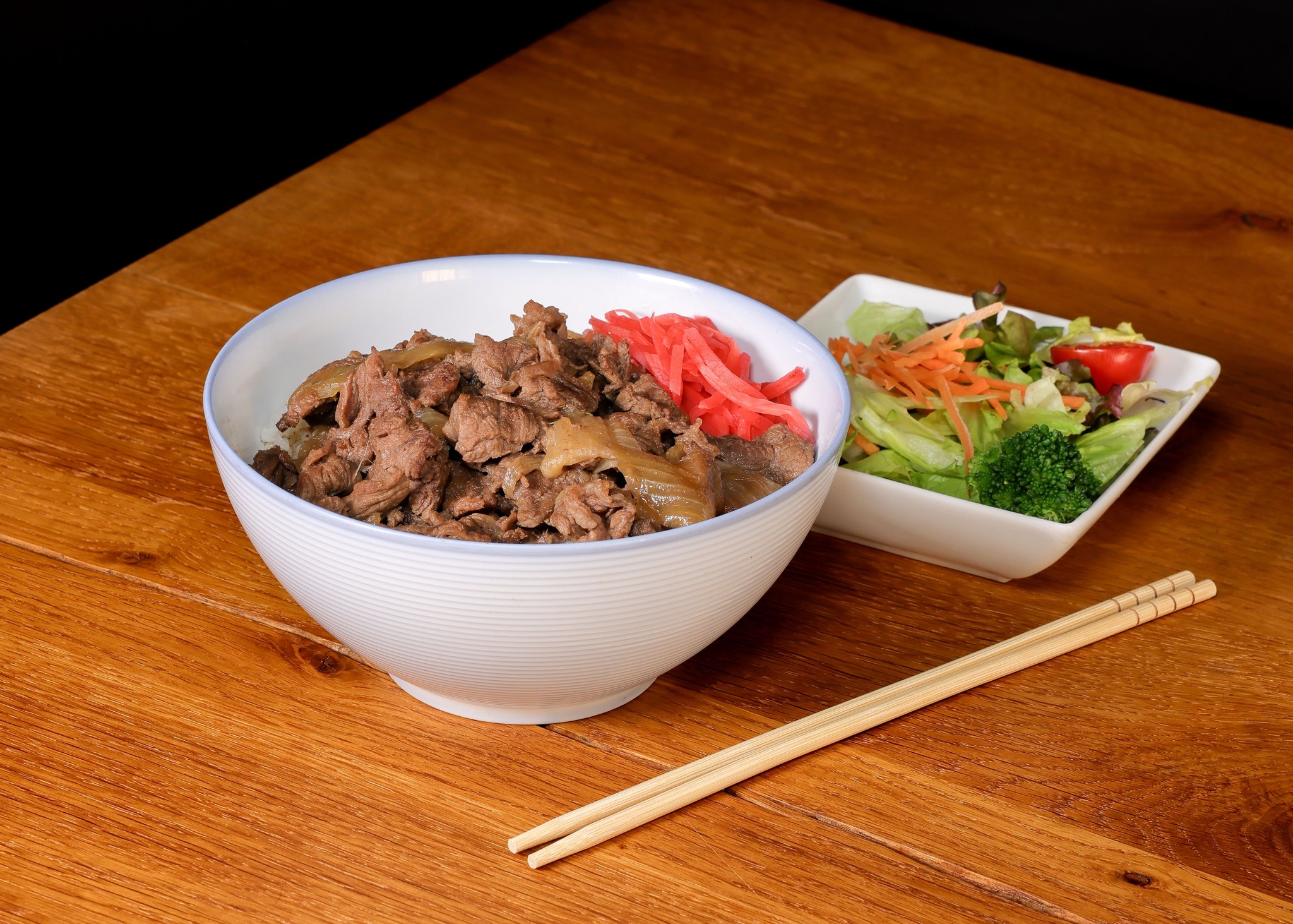 Menü 21.07(Mo)-25.07(Fr) / 今週の3品 1. 牛丼 €11,50 (Rindfleisch