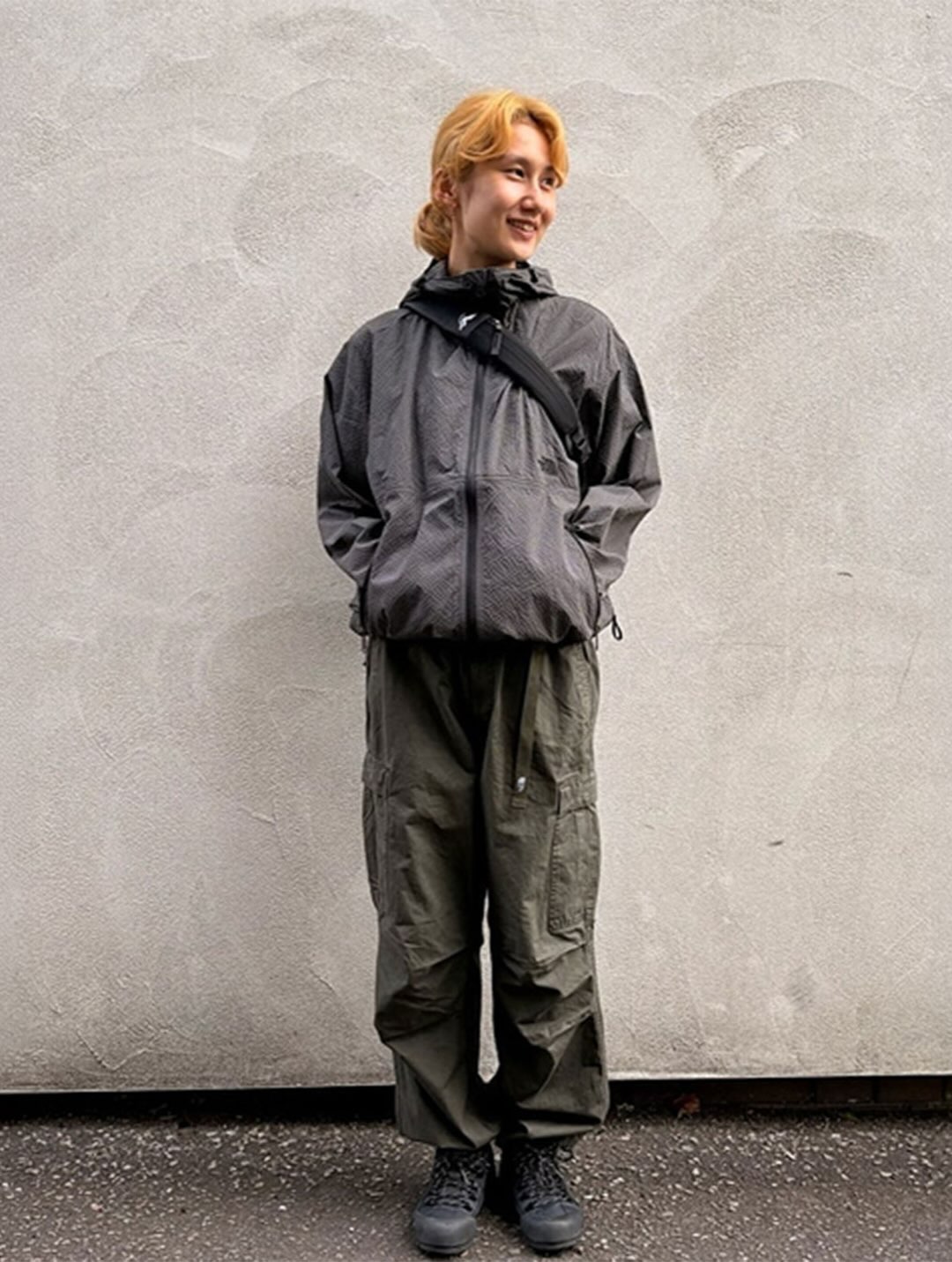 HELLY HANSEN｜セットアップスタイル③ きれいめなルックスながら動き