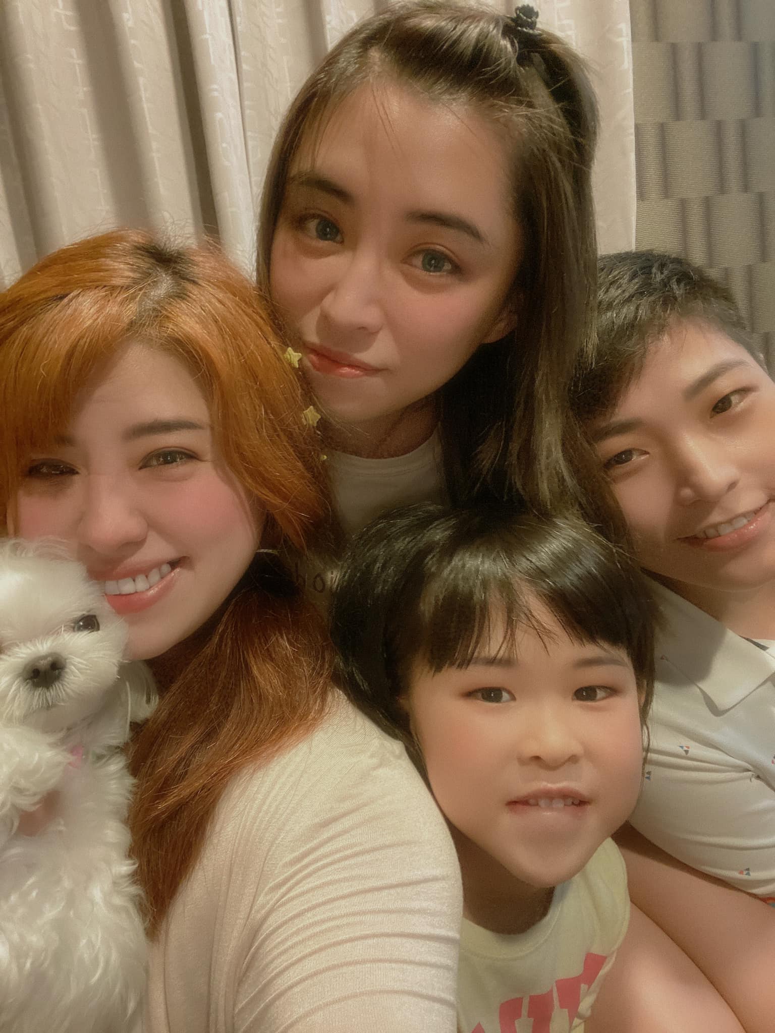 咪妮小賊 - 天啊！咪妮的版面～ 終於可以影片照片同時放了！ 太方便了 ️喔耶 🏻可以紀錄更多有趣的畫面了～...