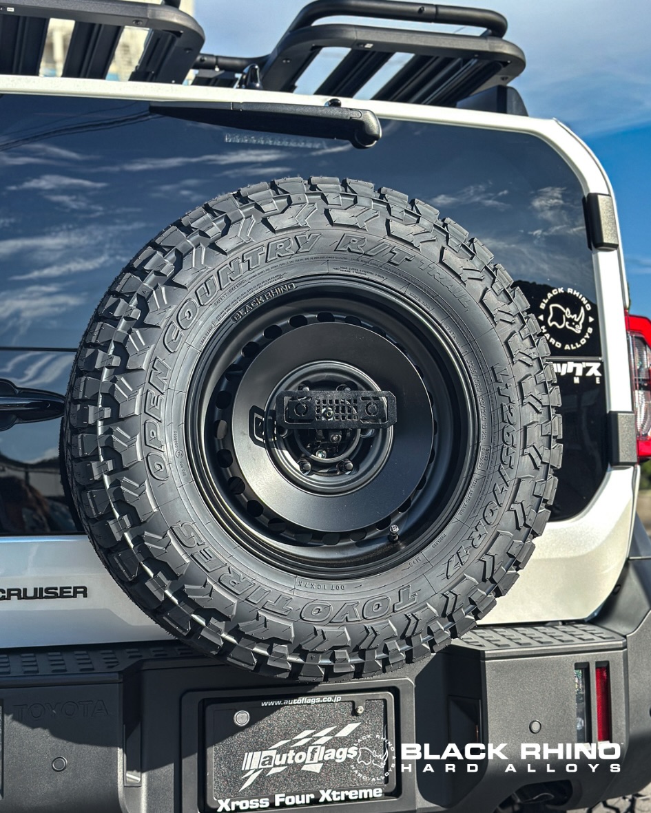 Toyota RAV4 Adventure with XTREME-J XJ04 Wheels: XJ04 16x8.0j