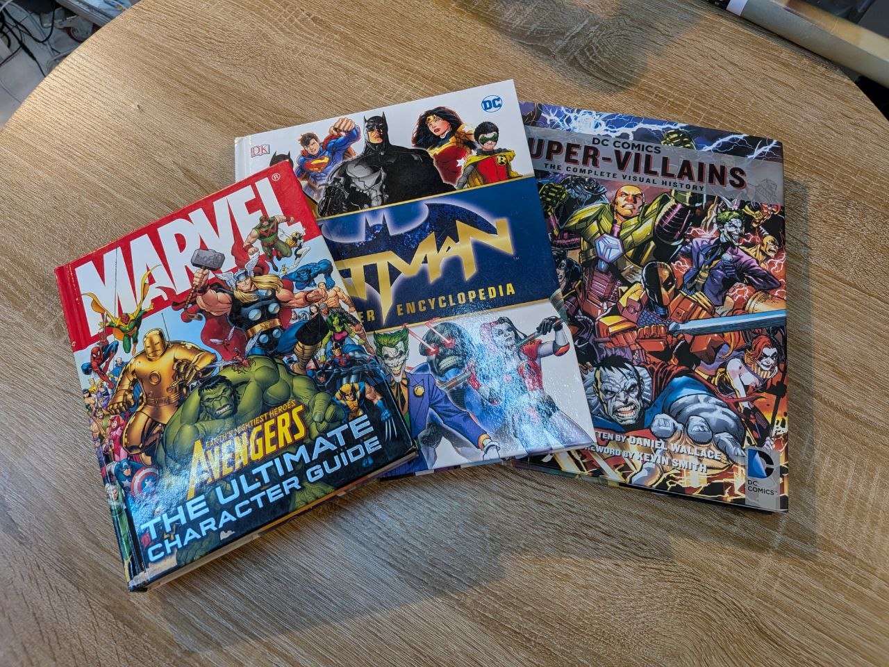 MARVEL & DC ENCYCLOPEDIA COLLECTIONS] 📣 Uncover the Secrets of