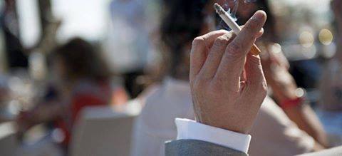 Do employers allow helpers to smoke and drink?