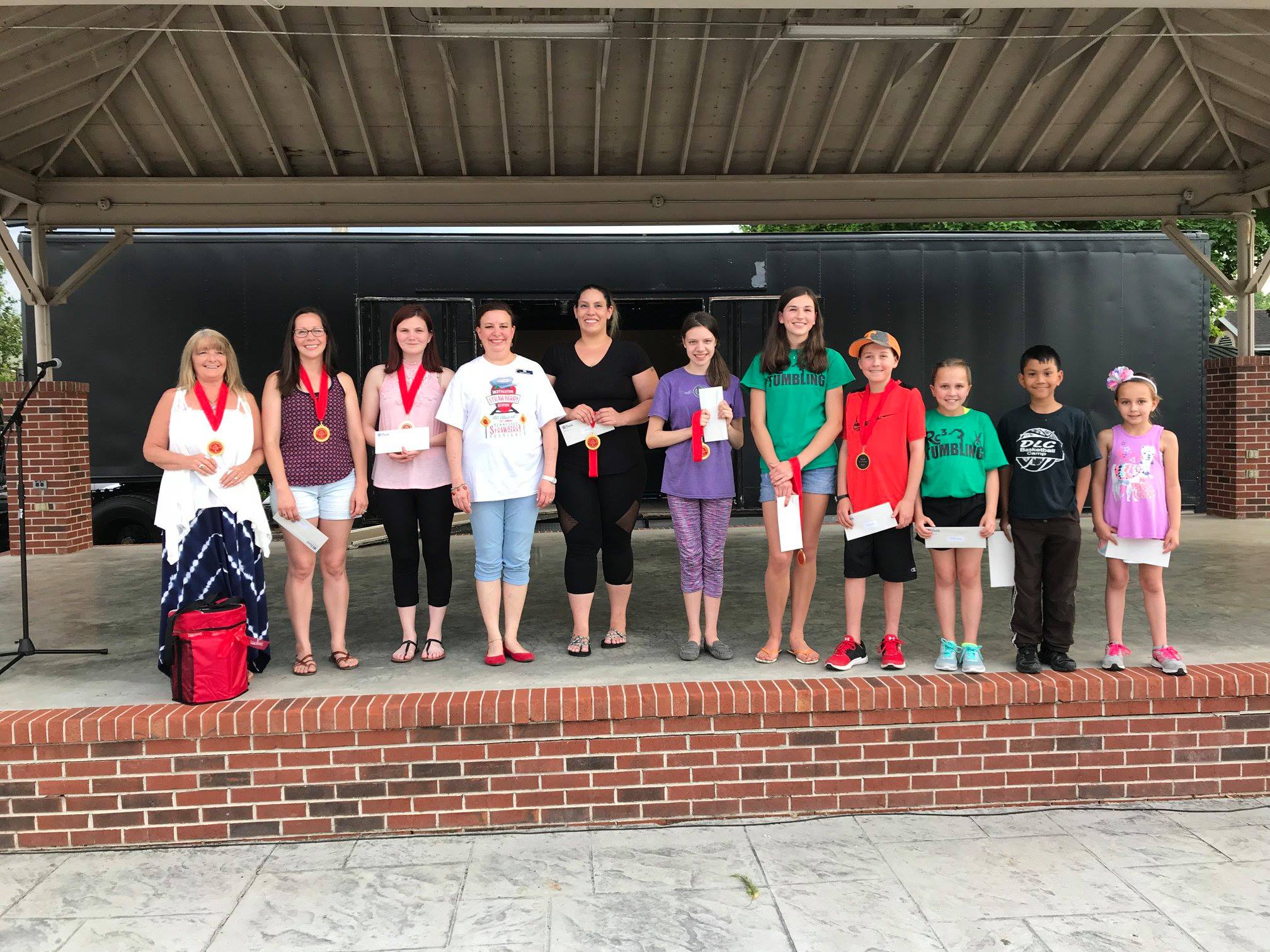 Tennessee - Strawberry Festival Baking Contest Winners (R-L) Youth ...
