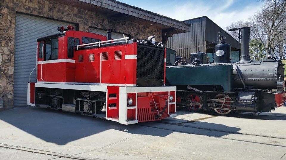 Modifying Flying Zoo Argent locomotive to resemble NCNG #5