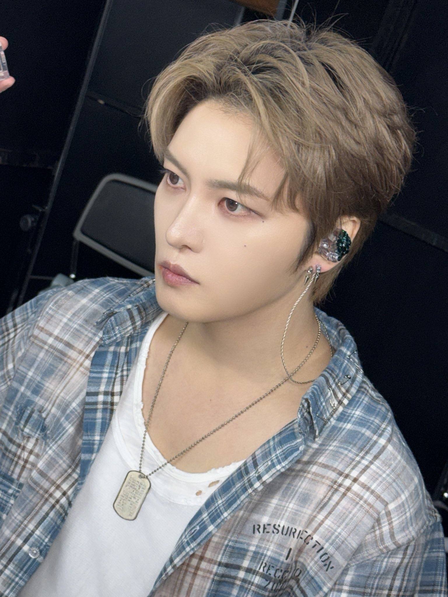 Kim Jaejoong 2026 the wave concert behind cut photos