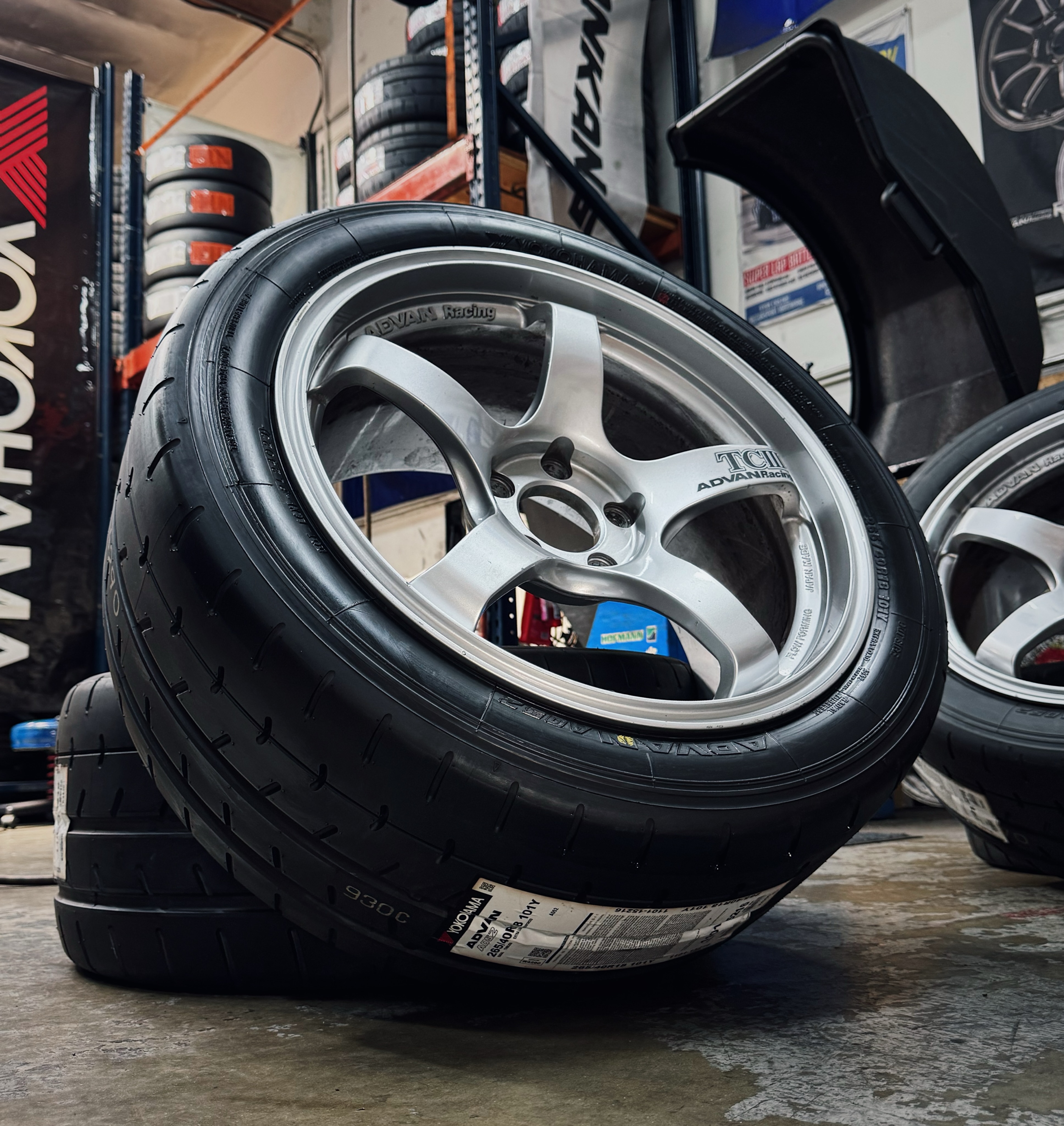 R Compound - 265/35/18 Falken Azenis RT615K+ on 18x9.5 Volk TE37