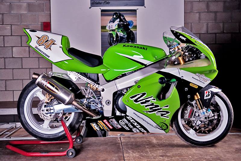 1997 Kawasaki Ninja ZX9R Just leaving this here. Link in comments 👇