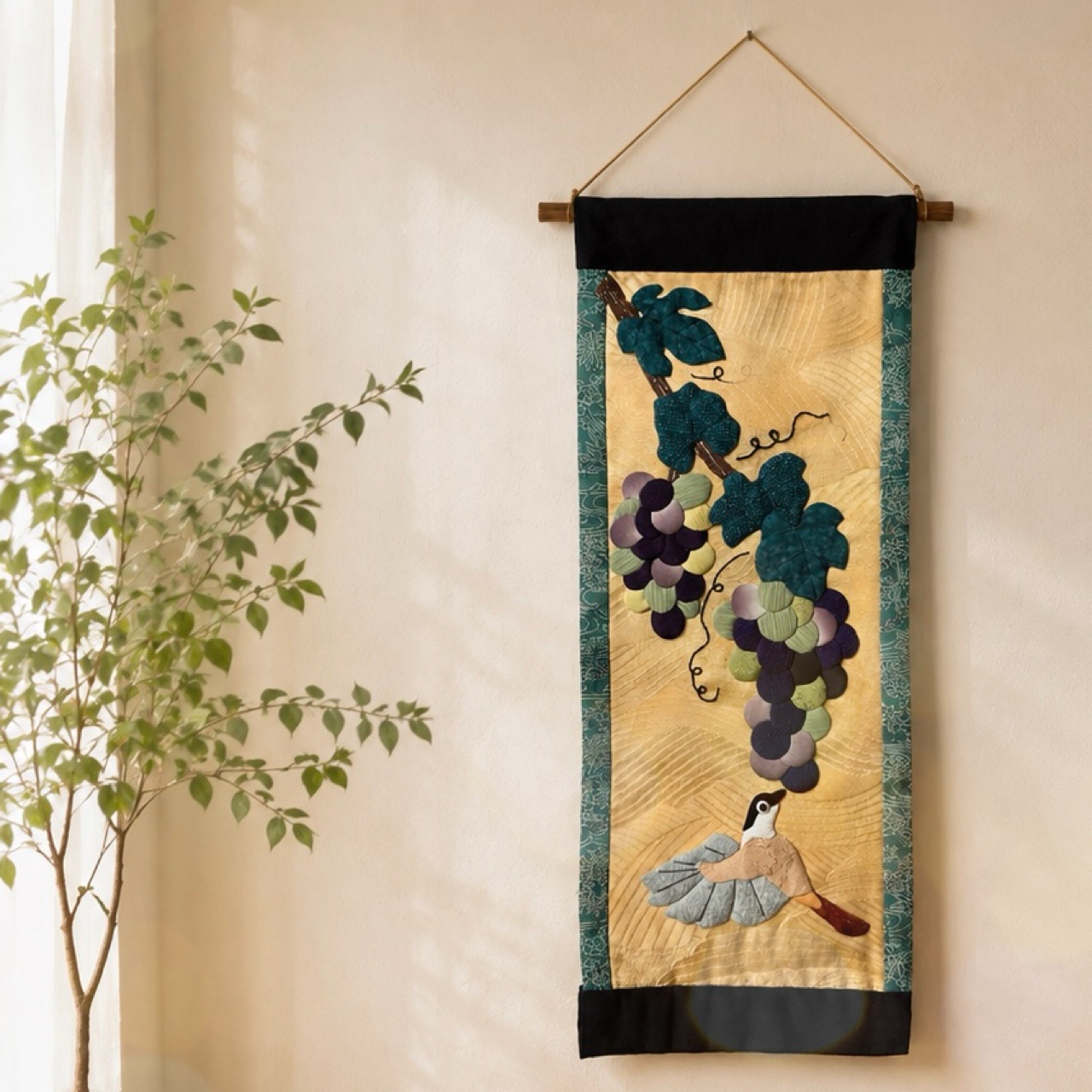 古布 押し絵タペストリー ねずみと小槌 縮緬細工 ハンドメイド 和小物