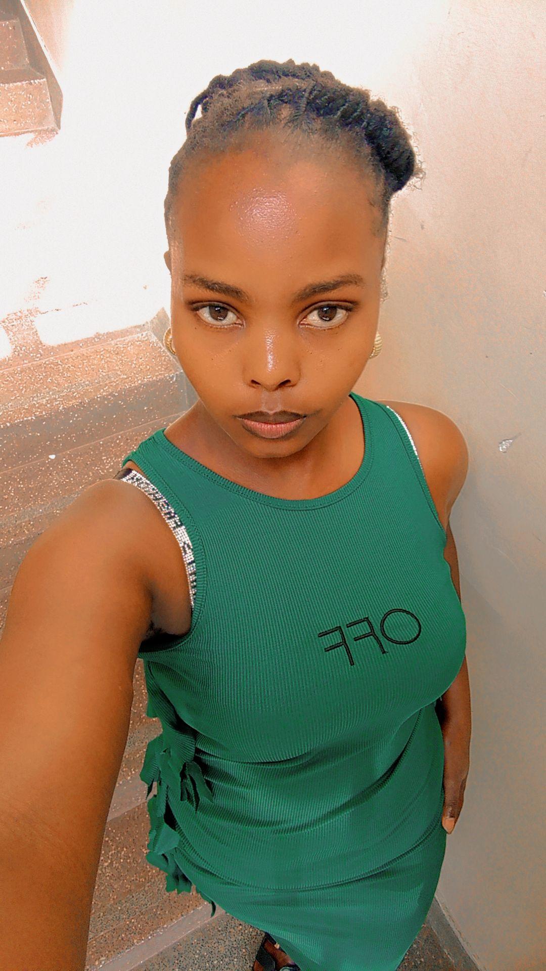 R Rox Maina