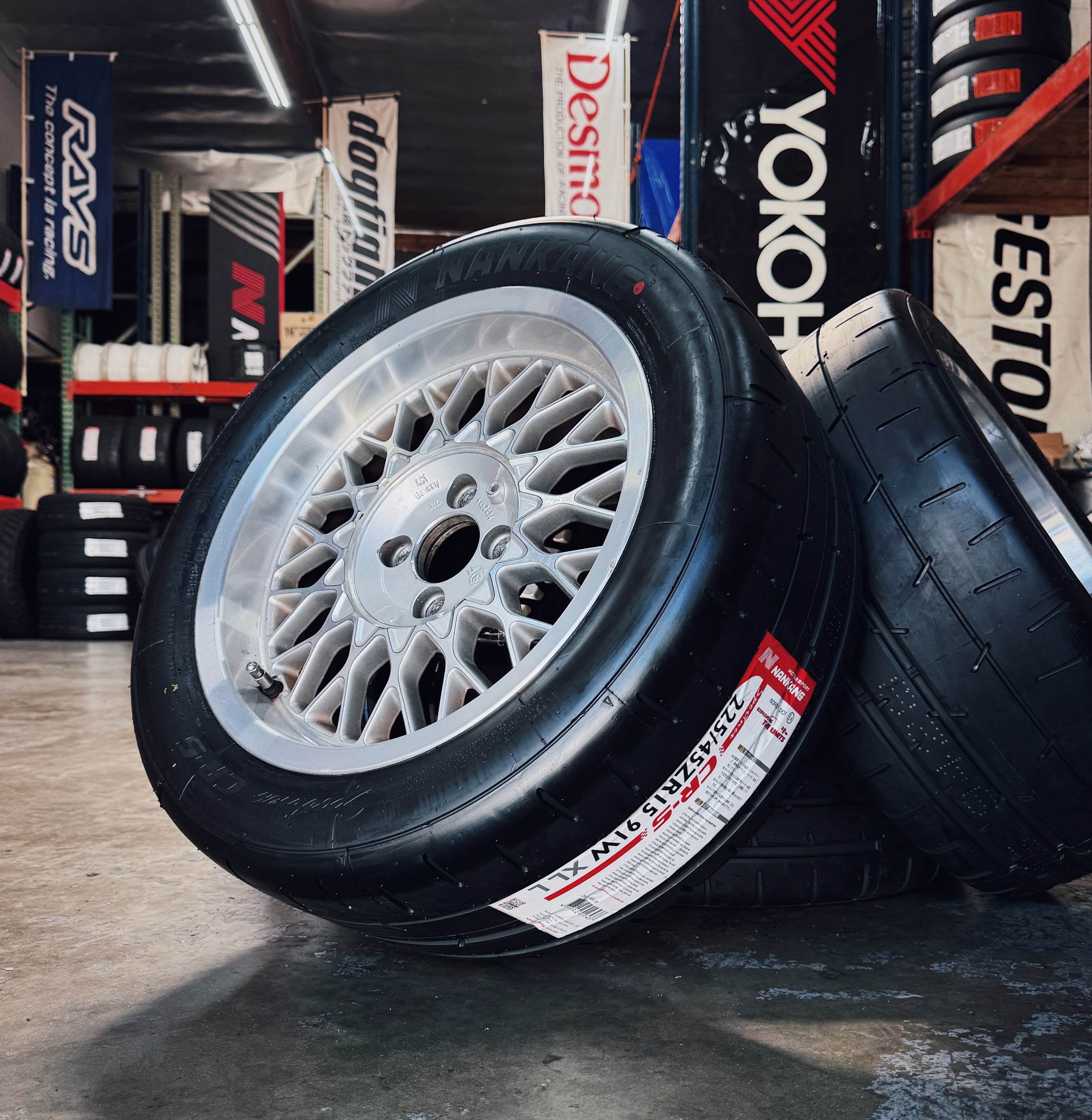 R Compound - 265/35/18 Falken Azenis RT615K+ on 18x9.5 Volk TE37