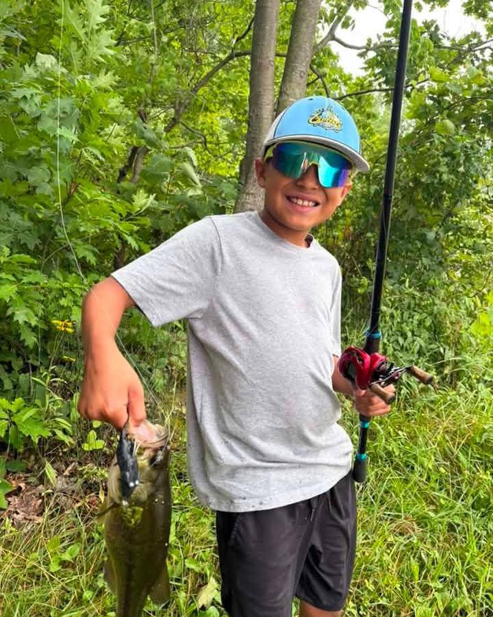8 year old fishing pole Oystern Kid's Kit with Spinning Reel - 62 Piece Tackle Bag, 4lb Line - Including Beginner's Guide eBook - Toddler Fishing Pole Combo tangle clips hold the strings in place...for neat and easy storage ODDSPRO Kids Fishing Pole Starter