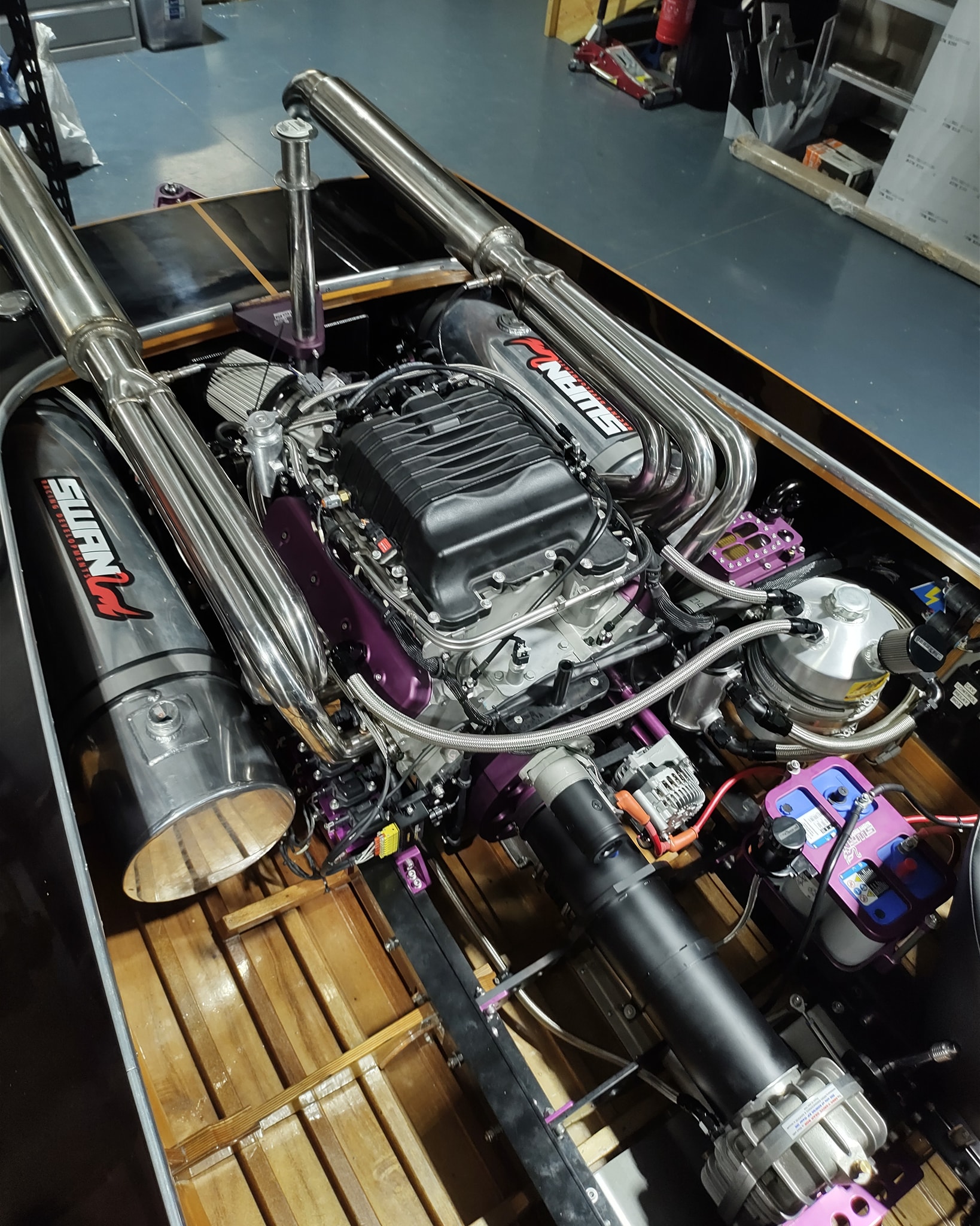 Haltech - LS-powered race boat for your viewing pleasure...