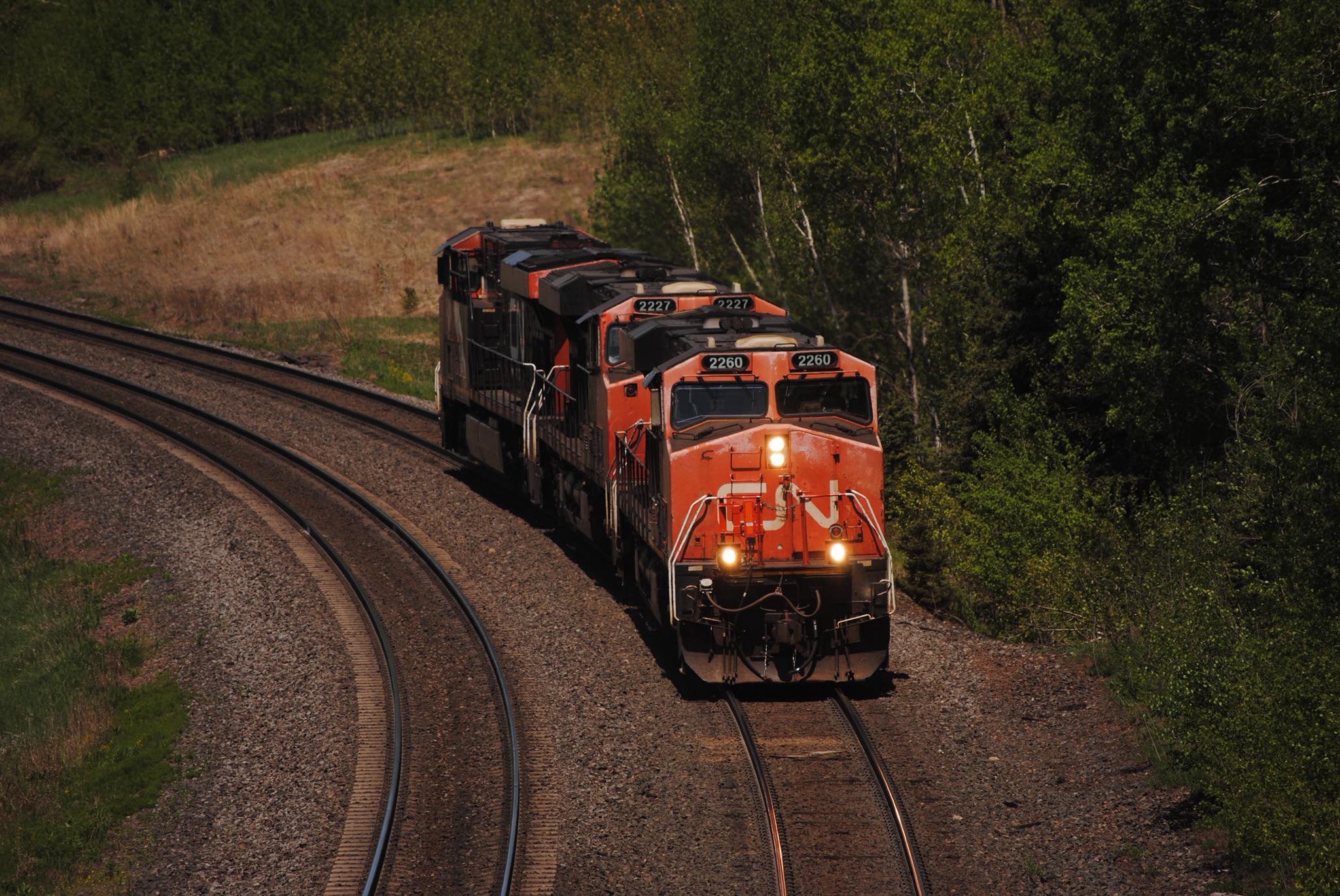 CN heritage locomotive leads train up Steelton Hill