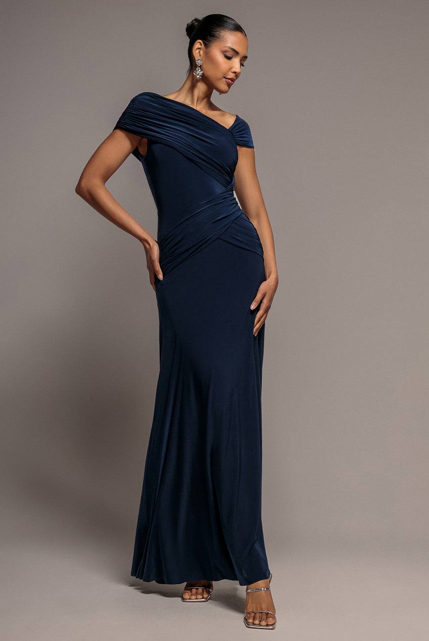 ✨️🥂 When the dress code is Black tie/formal