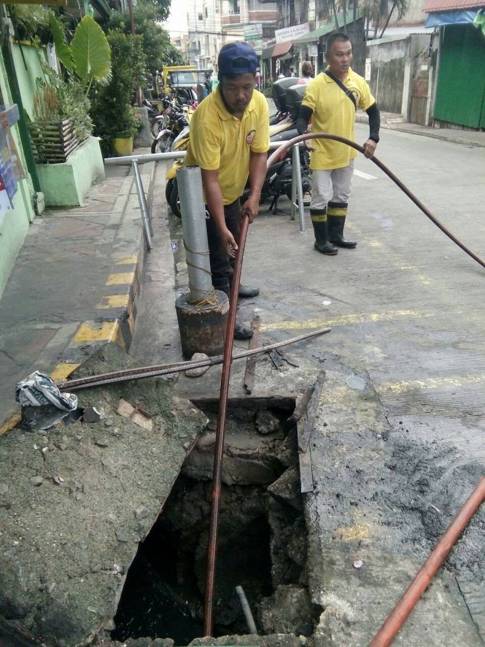 MMDA - [Admin 14] Declogging of drainage laterals at the... | Facebook