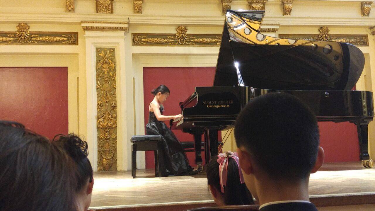 Congratulations to Stephanie Wong won... - Dr Cheung Studio