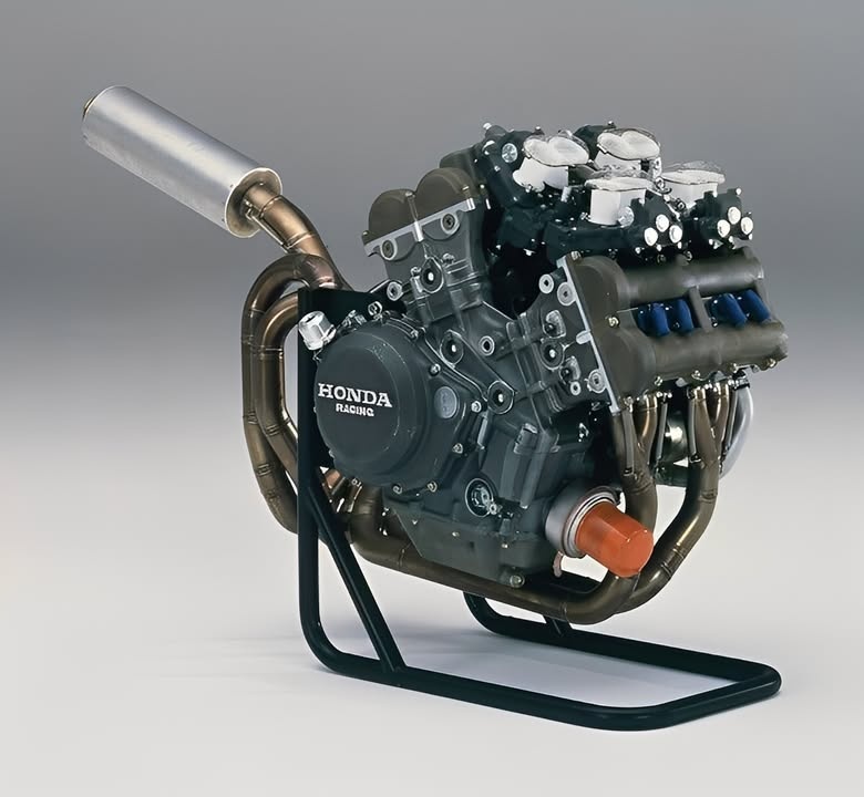 Honda's 1987 NR 750 prototype: innovative V4 engine design