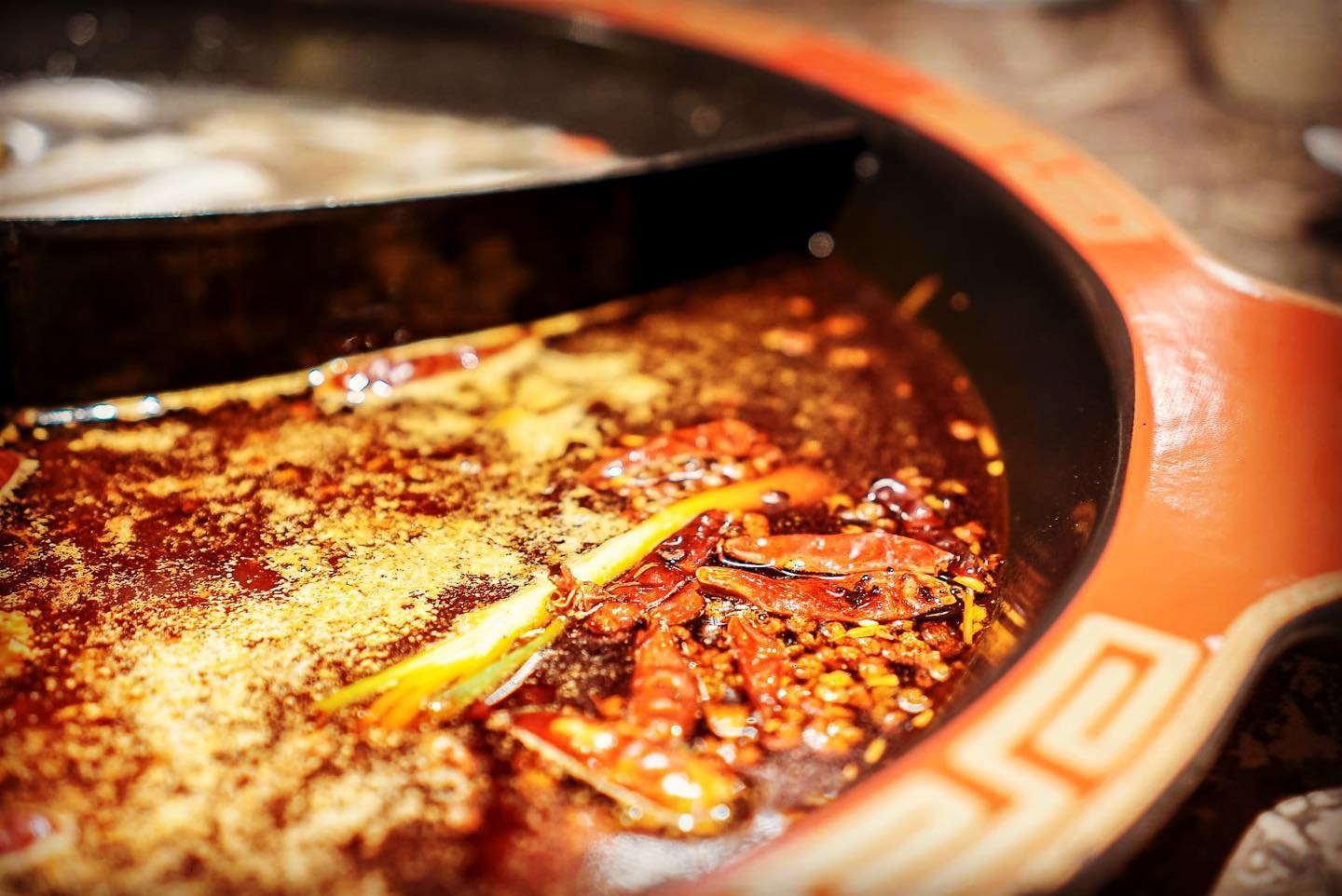 蜀香楼成都火锅shu Xiang Lou Hot Pot Sichuan Cuisine 亲爱的蜀香楼顾客朋友们非常抱歉的通知 我们目前暂不开放堂食 我们将全面评估当前疫情情况 并等待政府宣布和澄清更为详细的堂食sop 给您带来的不便 我们深表歉意 我们会第一时间通知您堂食开放日期与此