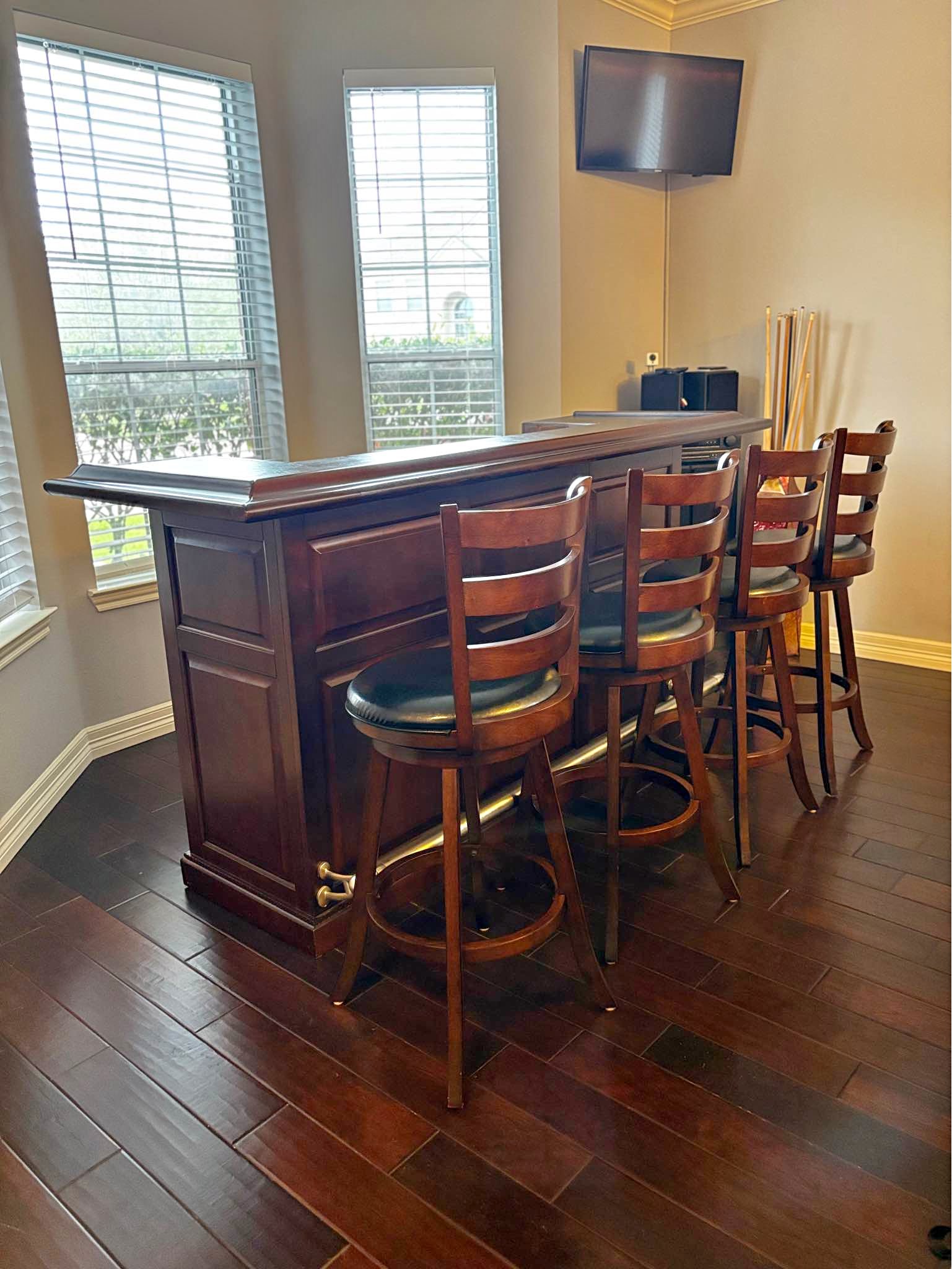 American Heritage bar & stool set - Bar Stools - League City, Texas