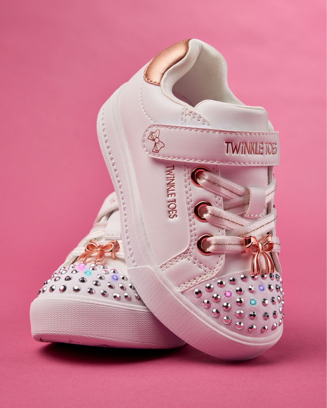 菜々緒×SKECHERS Hands Free Slip-ins™ この春夏はサンダルもハンズ