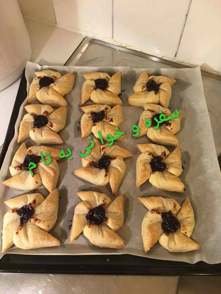 له لا یه ن ها ورئ ی ئه زیزی په یجه وه خاتوو Lawi Mstafa وه ئا ما ده کرا ...