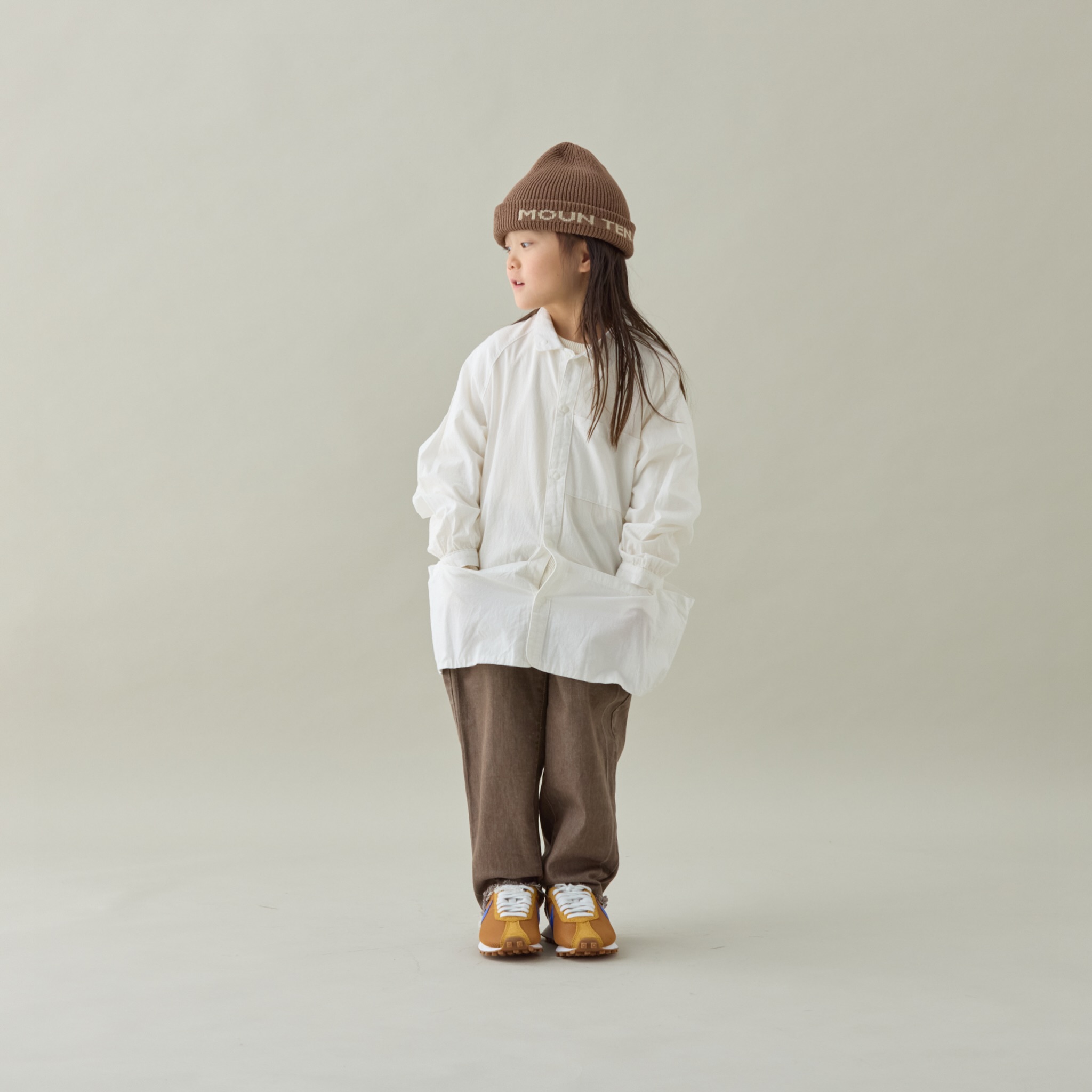 26 autumn collection フロントからバックまで、腰回りにぐるりと配置