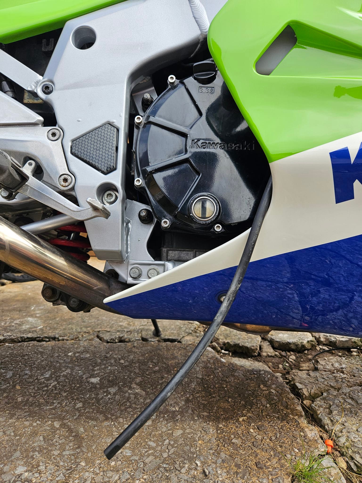 1987 Kawasaki Ninja 750R air and fuel line routing