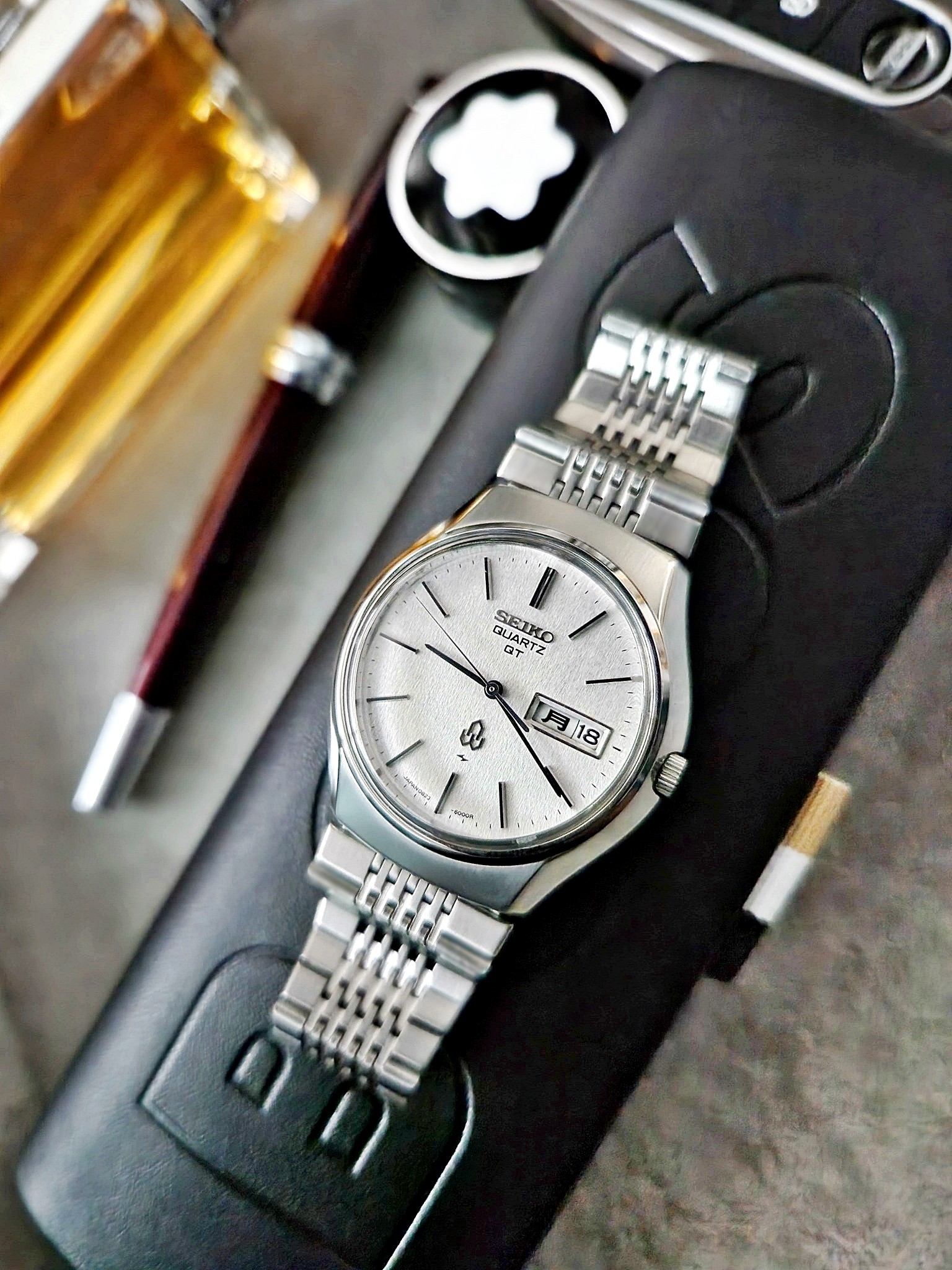 セイコー QT 1977 Seiko QT Quartz watch with textured dome dial