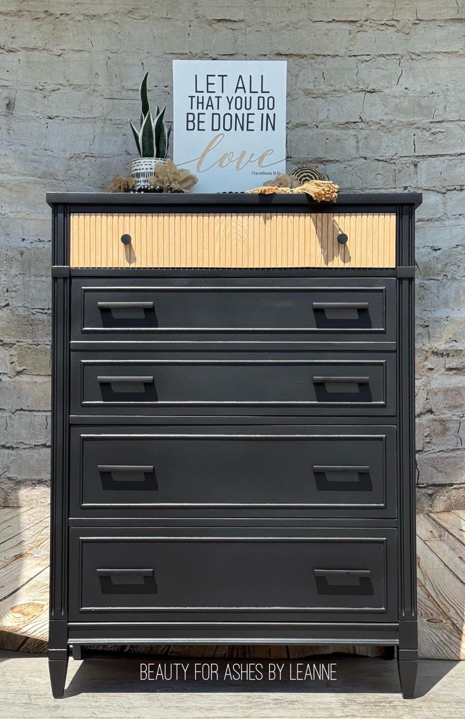 black dresser with natural wood top Status: Sold A solid Bassett 4 drawer dresser, painted in Iron Gate , a rich black. drawer in a wood wrap. All new knobs and pulls. Drawers freshly Style_MIDI Black Polished Tailored Cowl Size:XXS/XS English dovetail construction on