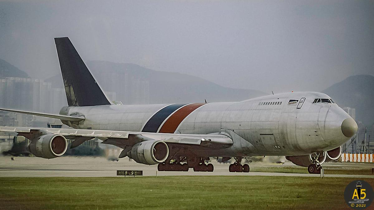 2 FedEx B747-200s from 1991. N631FE in full colours and N638FE in
