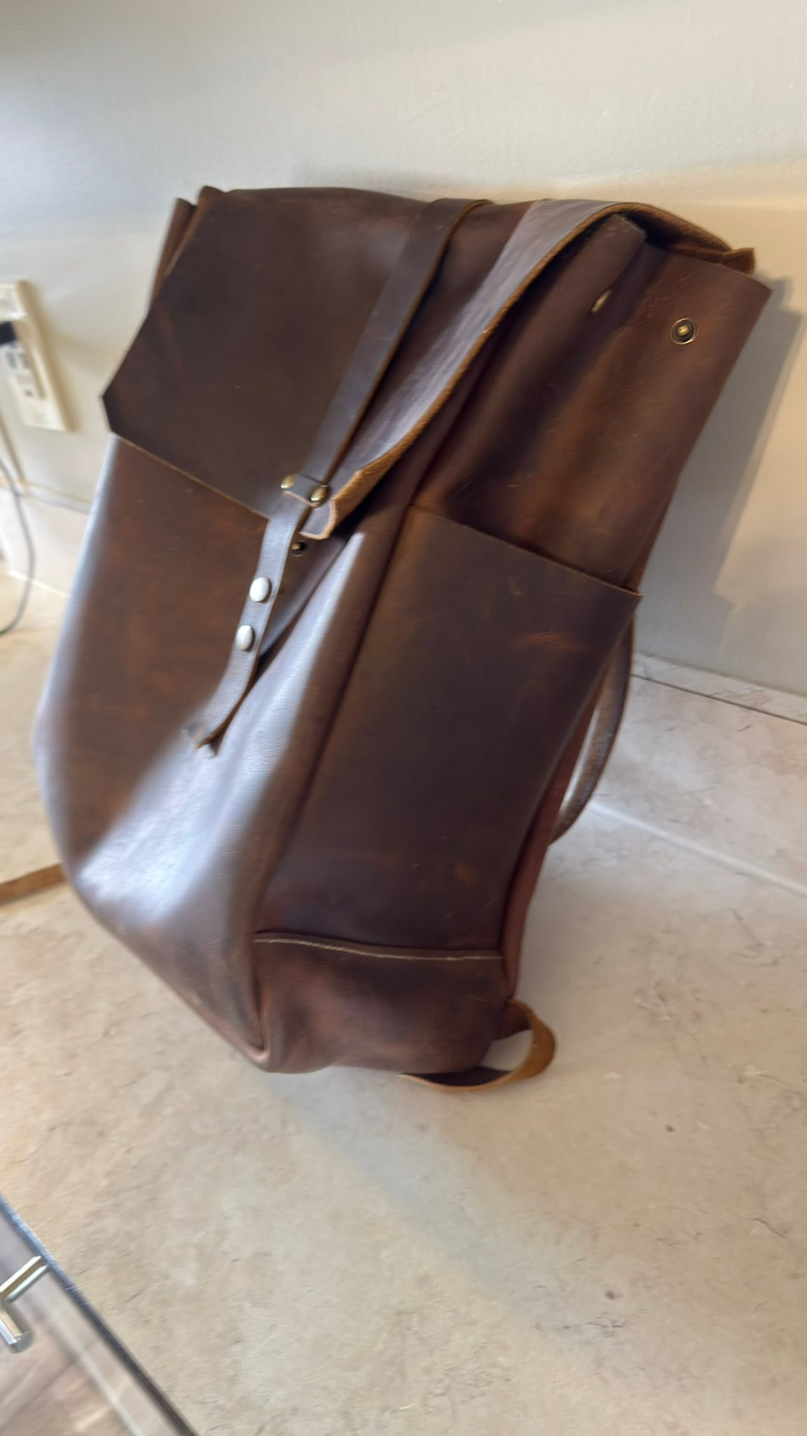 corter leather backpack PATTERN: Laced Pocket Tote Bag Antiqued brass hardware and heavy PATTERN: Laced Leather Bags |