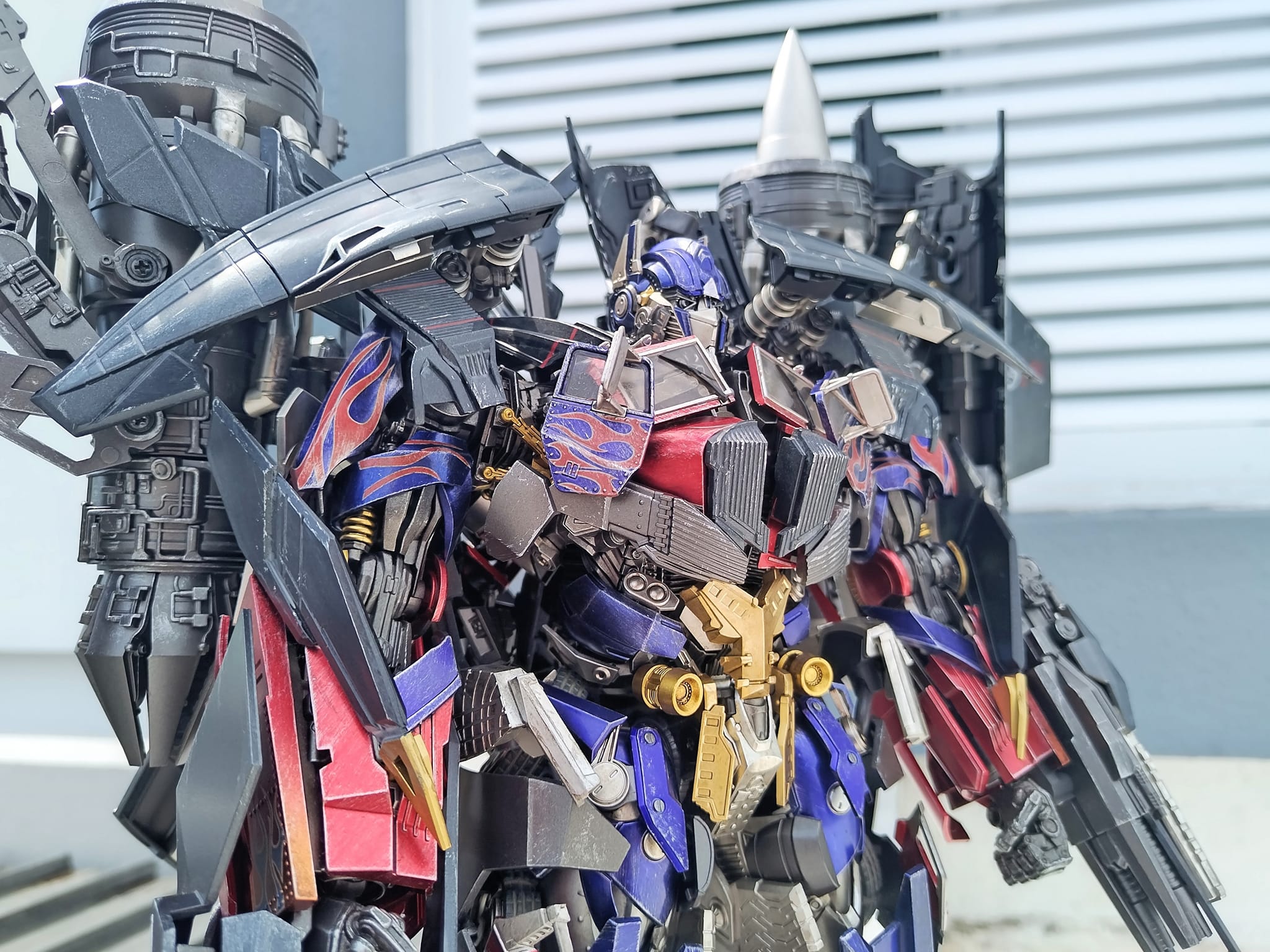Threezero DLX Optimus Prime + ME-003 Jetfire armor set (repaint
