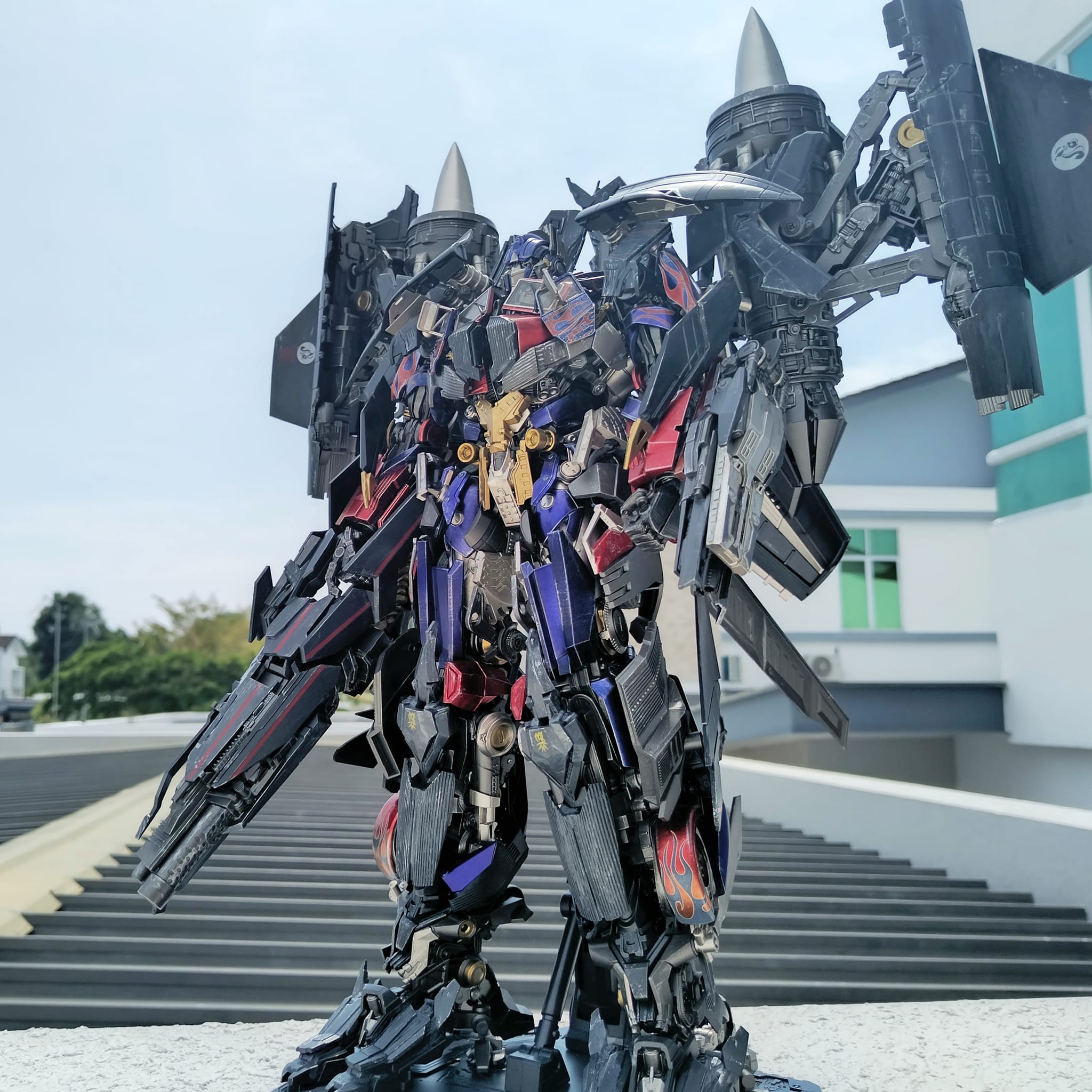 Threezero DLX Optimus Prime + ME-003 Jetfire armor set (repaint
