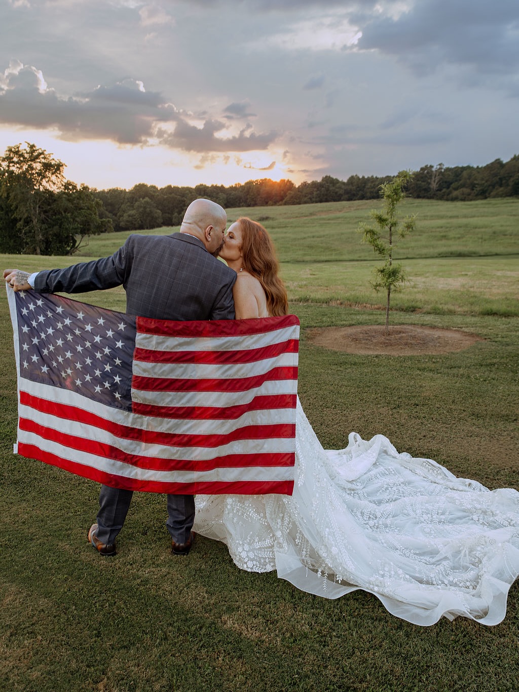 american flag bridesmaid dresses Stunning red at West Milford Farm Lulus | Dresses | Silk Dress Size:15.5 Medium 34-35 Sleeve ** The fit is