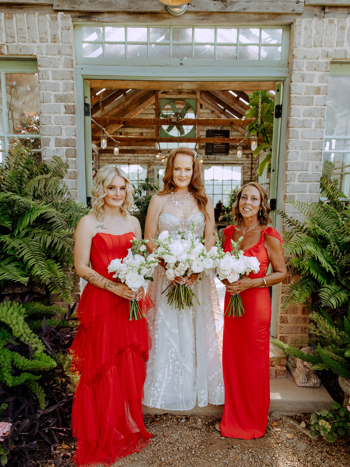 red and white wedding bridesmaid dresses Stunning at West Milford Farm Coat Size:14 JP print maxi dress Normal time Harper's Bazaar Vestido Negro