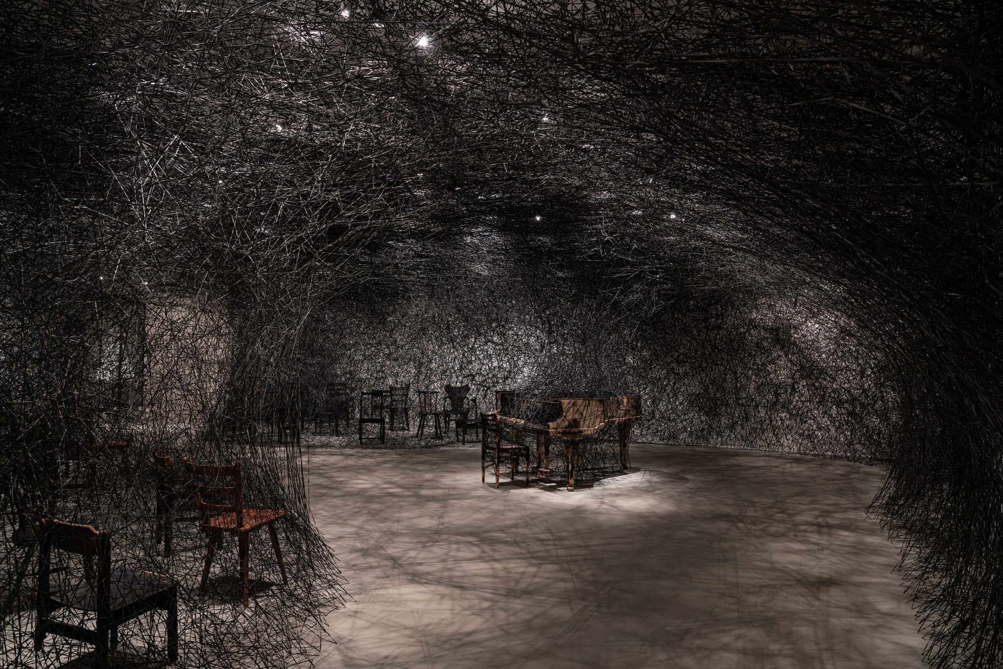 Chiharu Shiota 塩田千春 (@ChiharuShiotaArtist) • Facebook